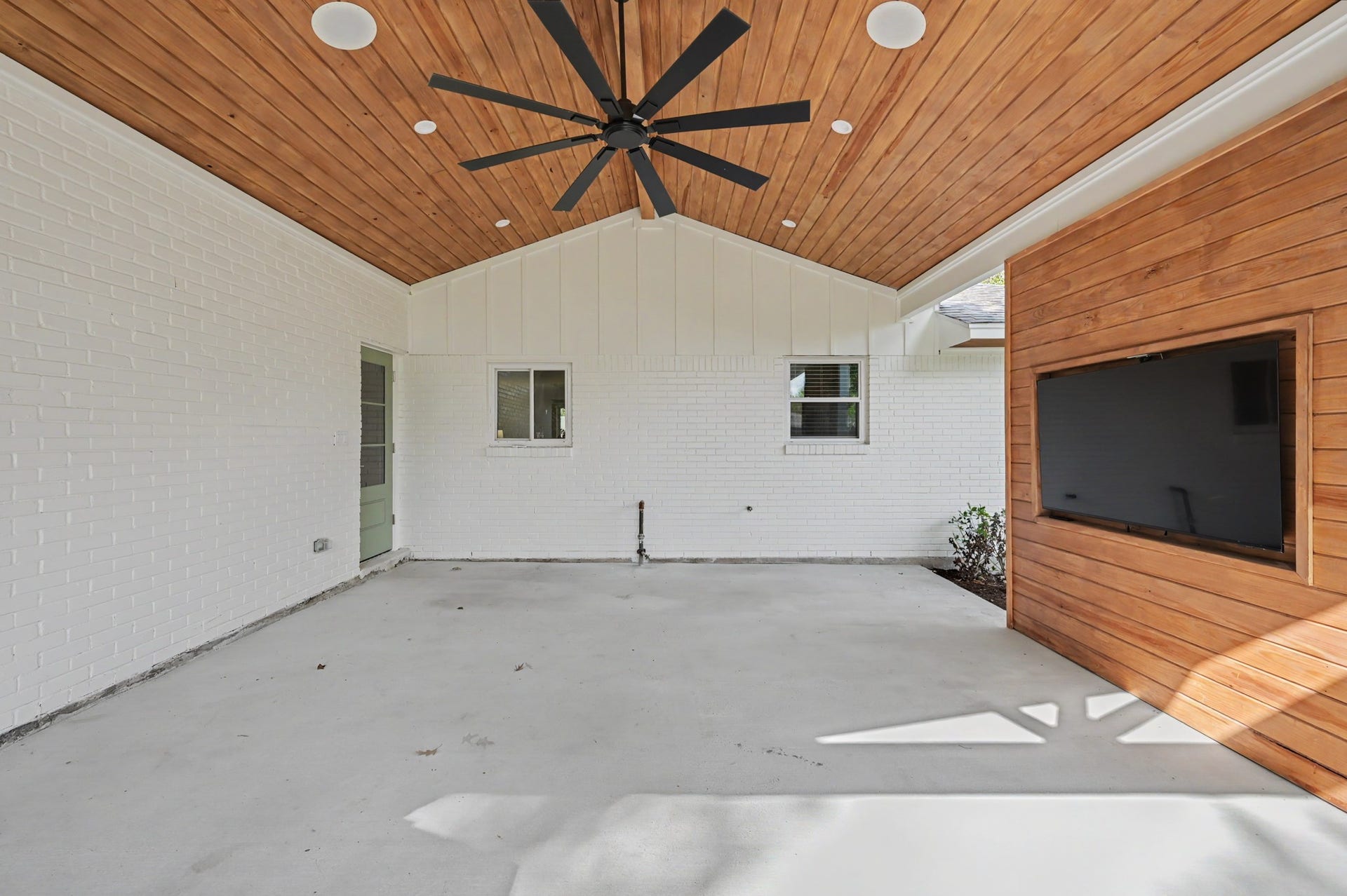 2311 Cheshire Lane, Houston, TX 77018 2311 Cheshire Lane, Houston, TX 77018