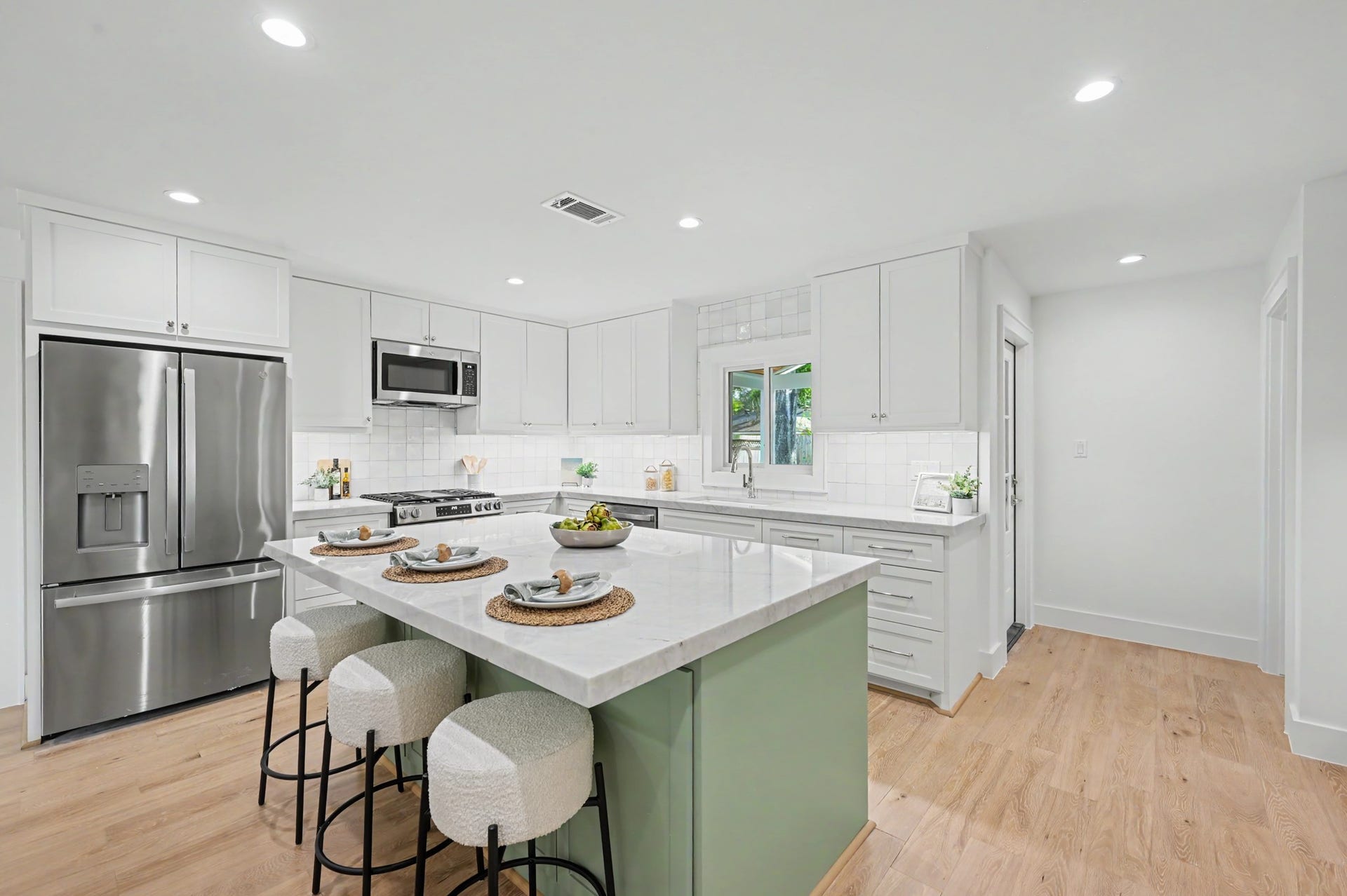 2311 Cheshire Lane, Houston, TX 77018 2311 Cheshire Lane, Houston, TX 77018