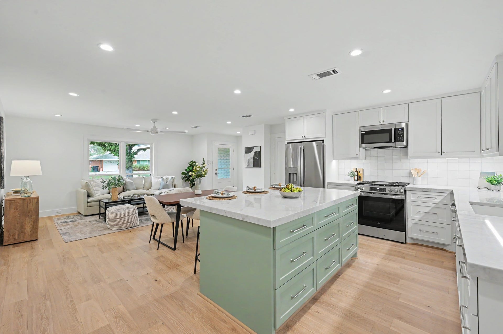2311 Cheshire Lane, Houston, TX 77018 2311 Cheshire Lane, Houston, TX 77018
