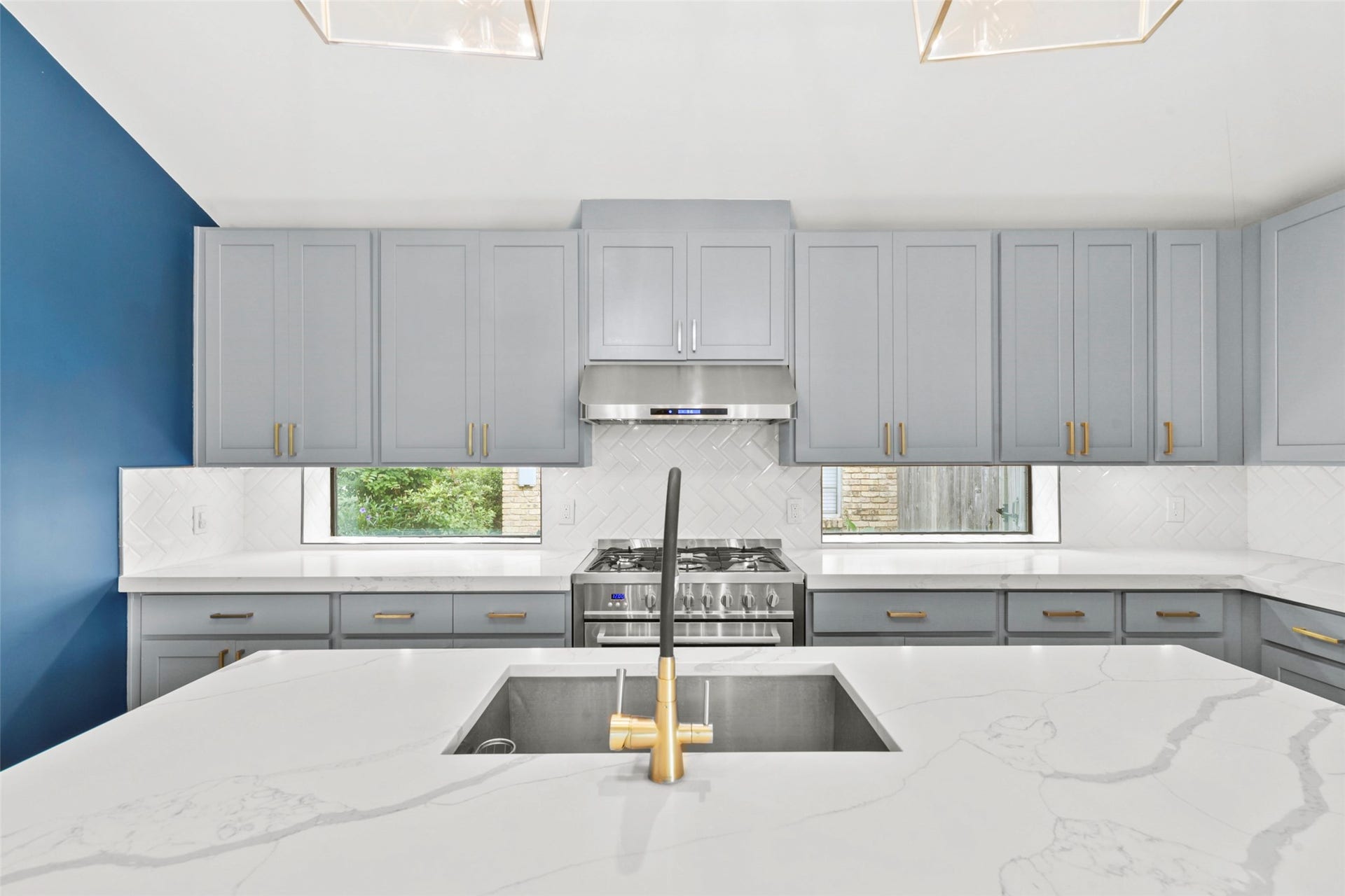 2703 Tannehill Drive, Houston, TX 77008 2703 Tannehill Drive, Houston, TX 77008