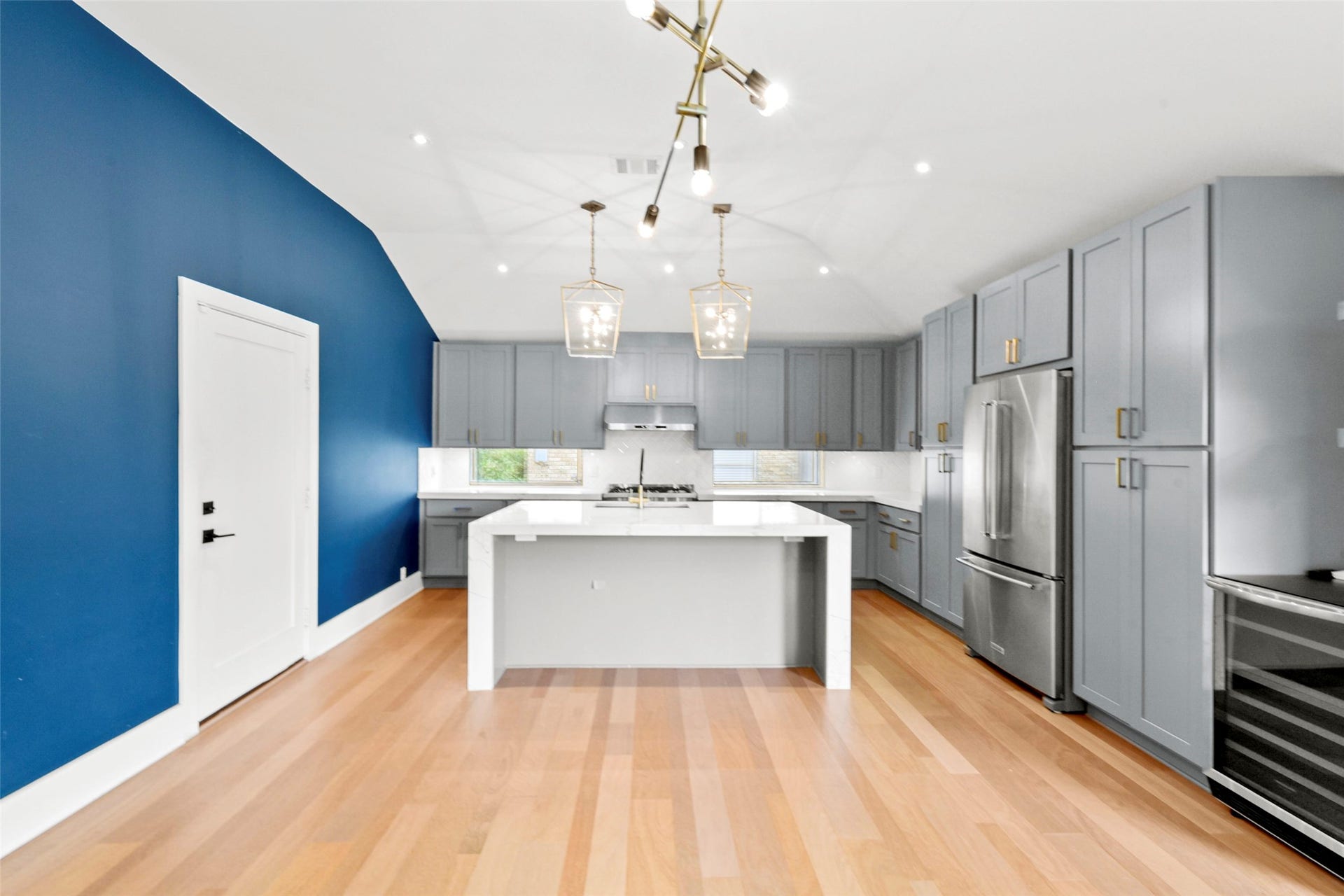 2703 Tannehill Drive, Houston, TX 77008 2703 Tannehill Drive, Houston, TX 77008
