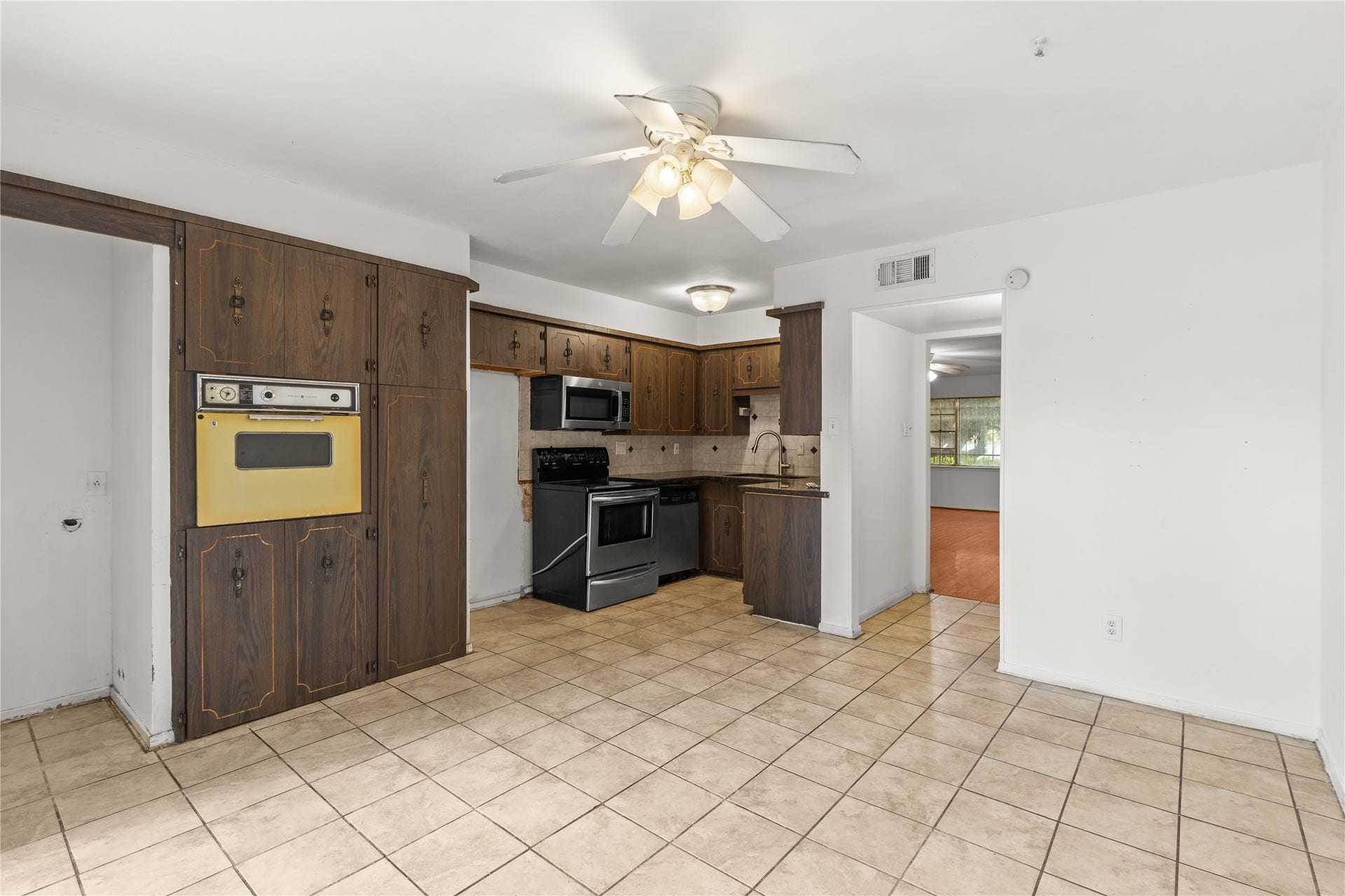 8238 Fondren Road, #8238, Houston, TX 77074 8238 Fondren Road, #8238, Houston, TX 77074