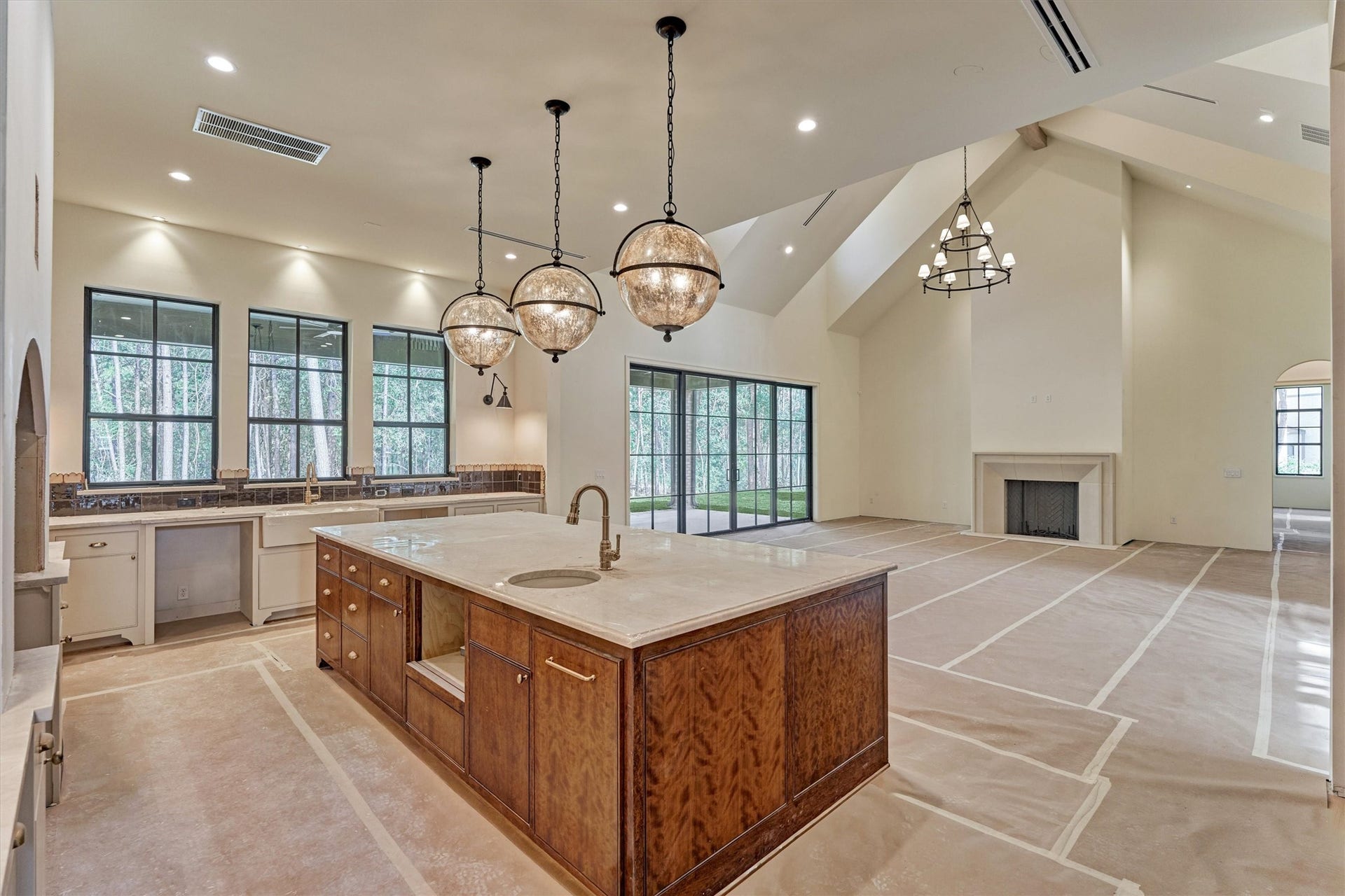 4800 Hawk Canyon Court, Montgomery, TX 77316 The heart of the home with it's open concept layout and carefully selected finishes.