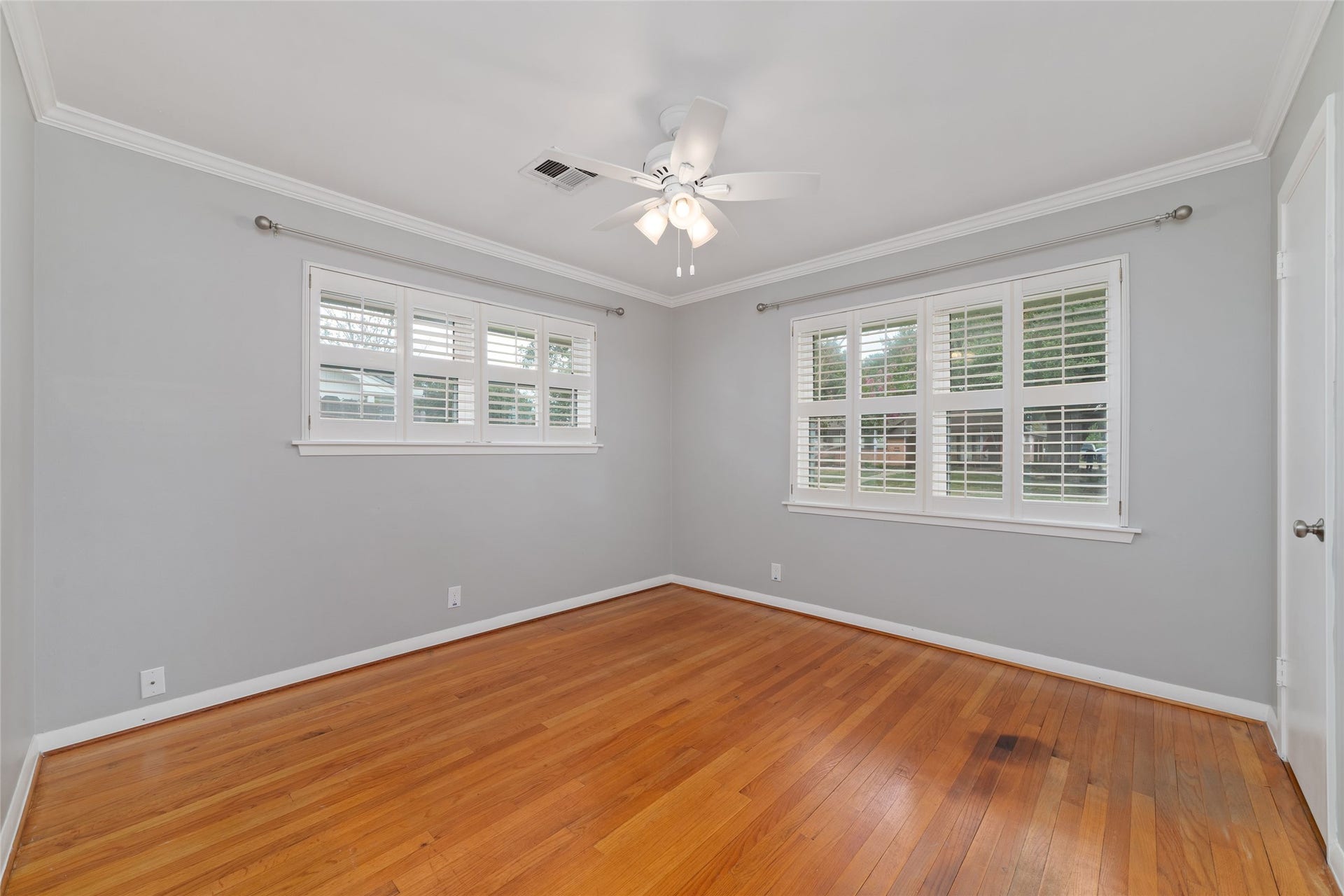 2127 Lazybrook Drive, Houston, TX 77008 Secondary bedroom #2
