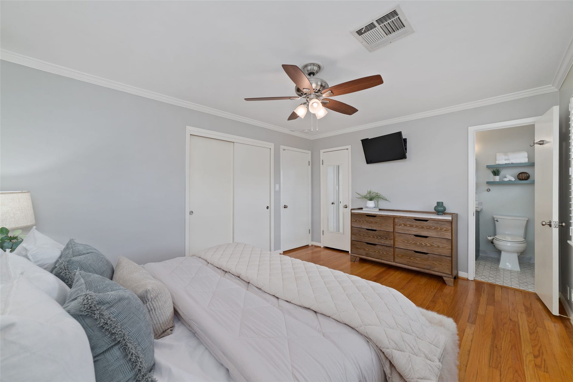 2127 Lazybrook Drive, Houston, TX 77008 2127 Lazybrook Drive, Houston, TX 77008