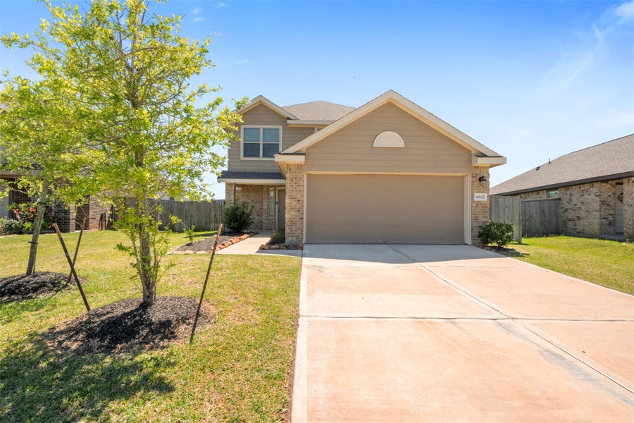 Property photo for 14602 Broadbury Pond Road, Rosharon, TX