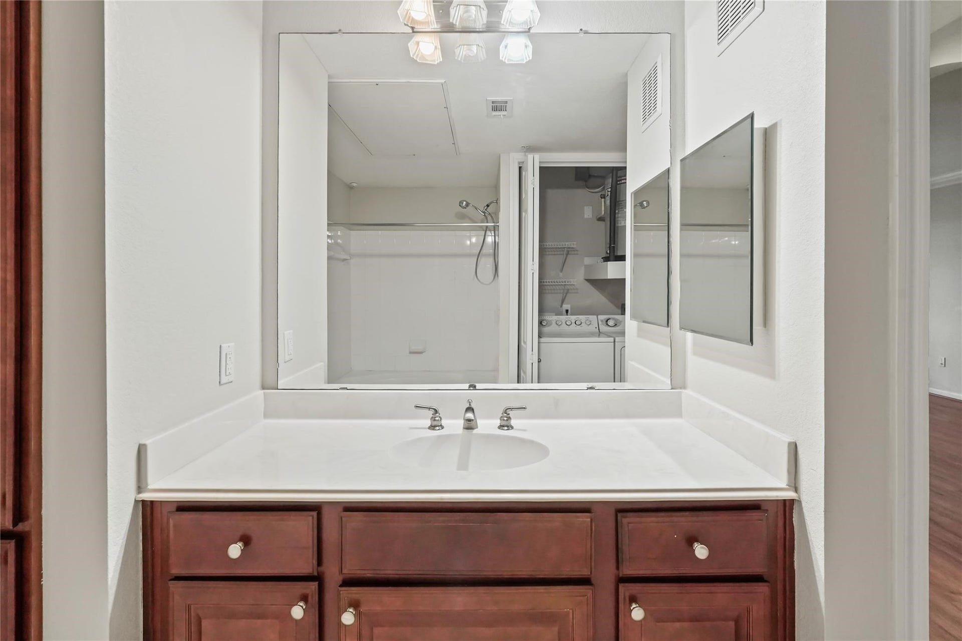 7575 Kirby Drive, #3205, Houston, TX 77030 7575 Kirby Drive, #3205, Houston, TX 77030