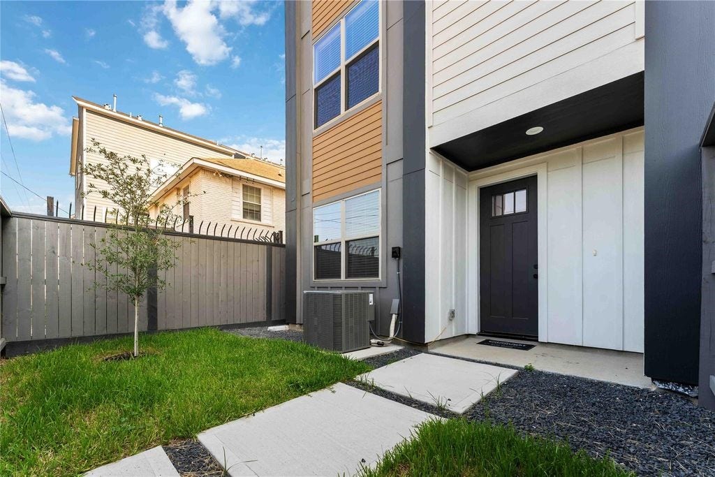 2524 Live Oak Street, Houston, TX 77004 2524 Live Oak Street, Houston, TX 77004