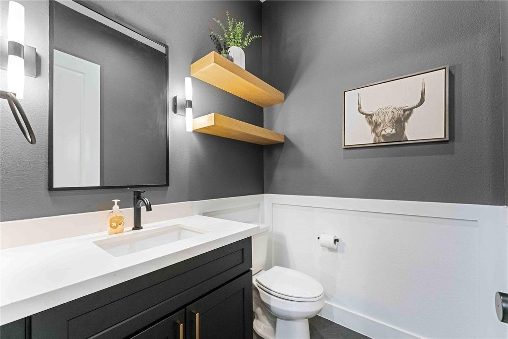 2524 Live Oak Street, Houston, TX 77004 Half bath