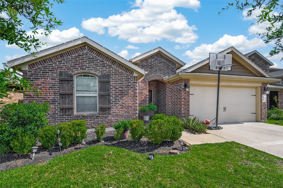 Property photo for 18306 Pelham Hollow Trail, Richmond, TX