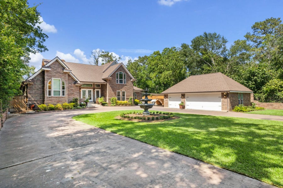 Property photo for 1917 Anchor Way, Dickinson, TX