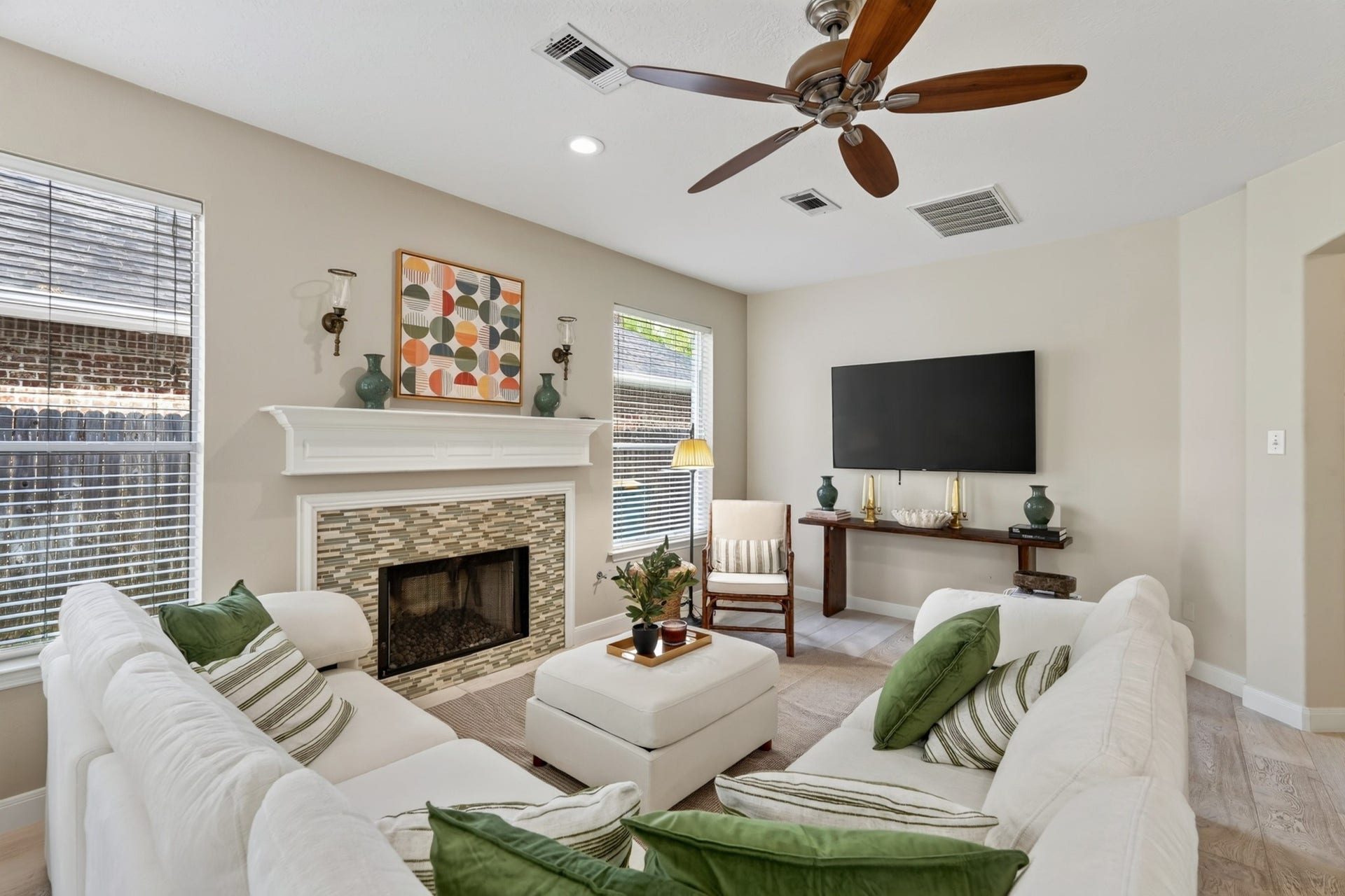 71 N Willow Point Circle, The Woodlands, TX 77382 71 N Willow Point Circle, The Woodlands, TX 77382
