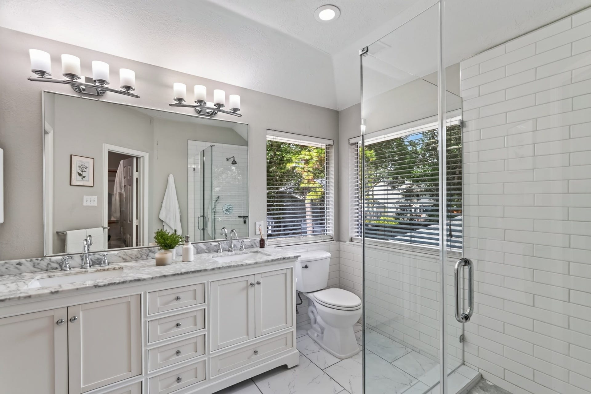 71 N Willow Point Circle, The Woodlands, TX 77382 71 N Willow Point Circle, The Woodlands, TX 77382
