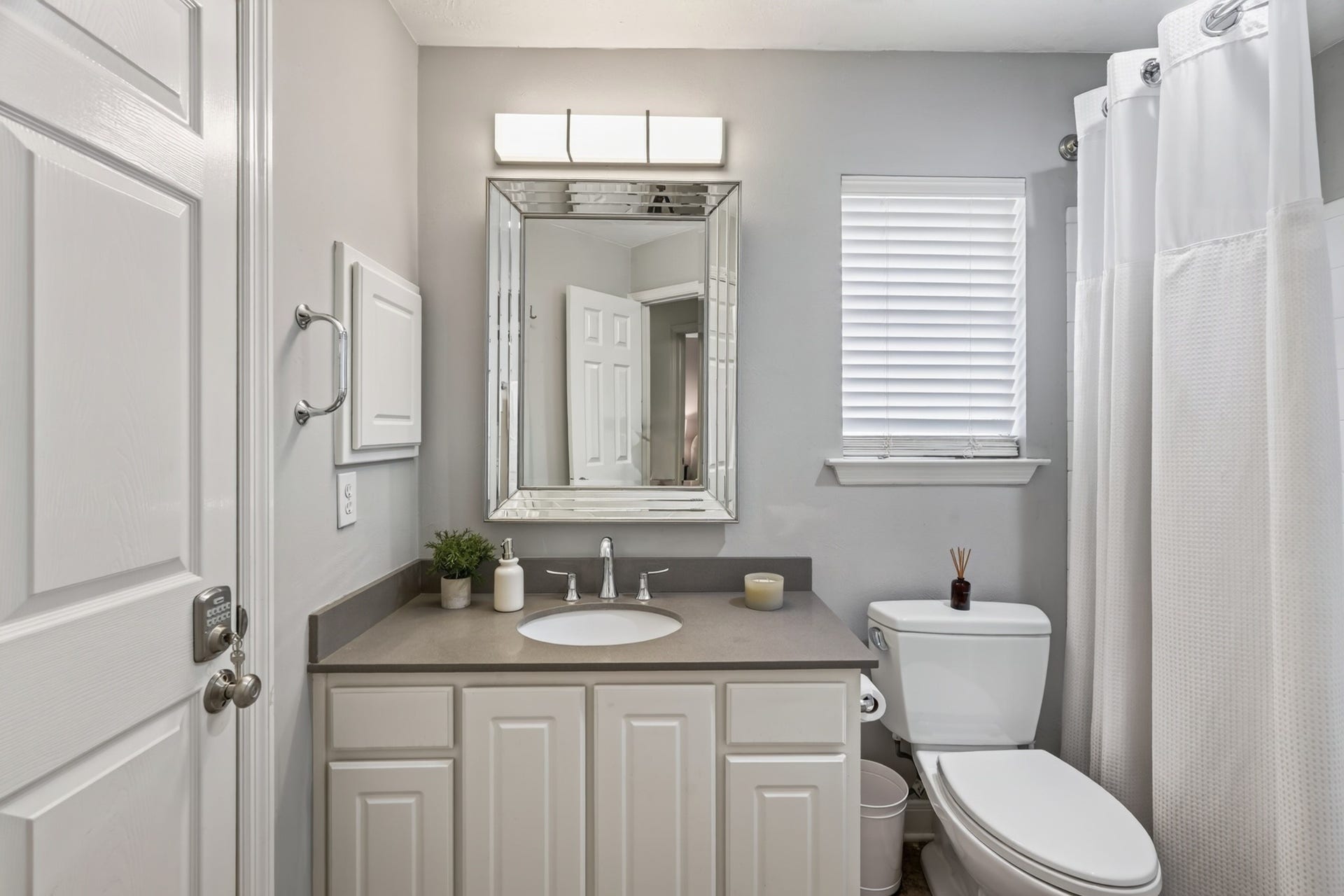 71 N Willow Point Circle, The Woodlands, TX 77382 71 N Willow Point Circle, The Woodlands, TX 77382