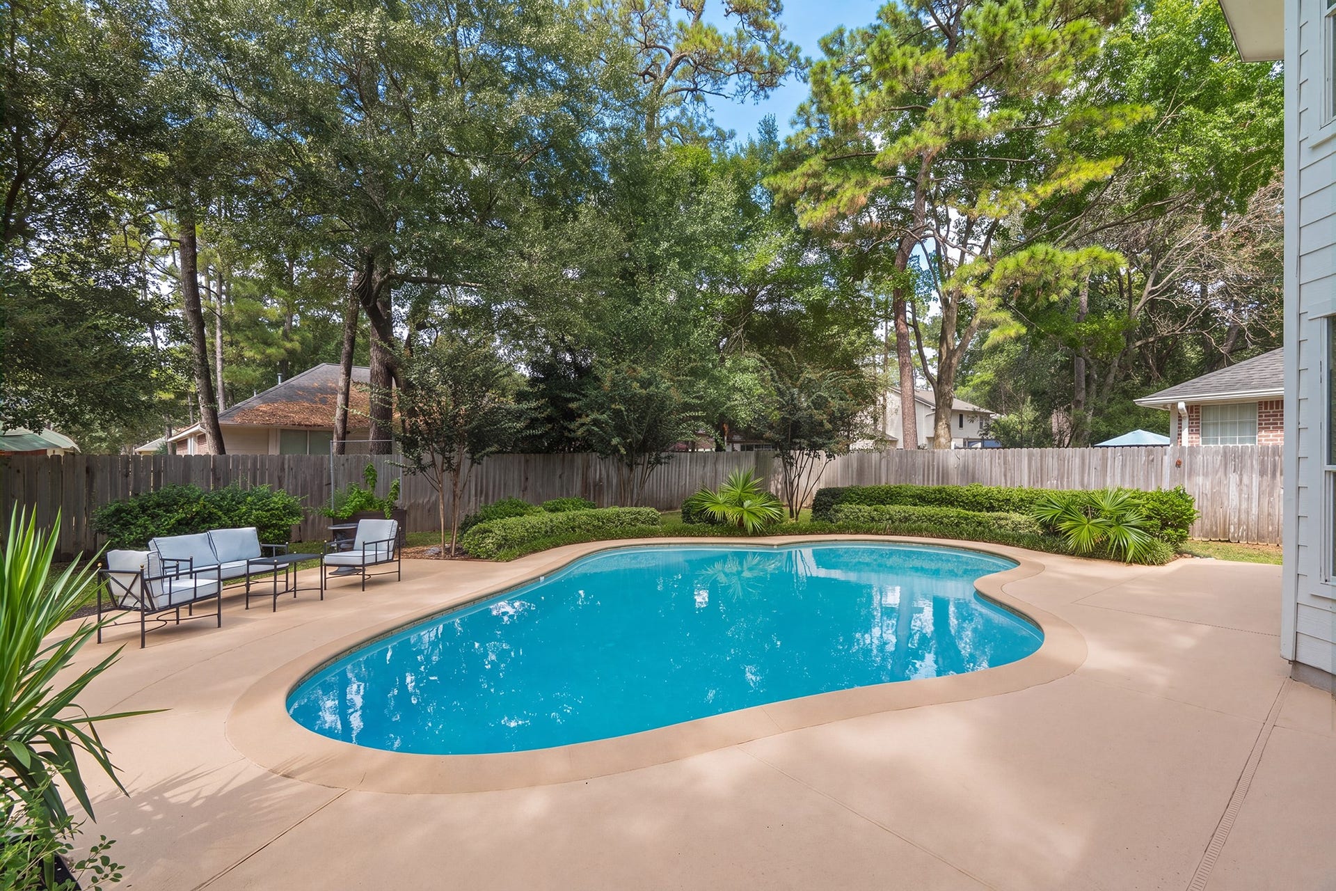 71 N Willow Point Circle, The Woodlands, TX 77382 71 N Willow Point Circle, The Woodlands, TX 77382