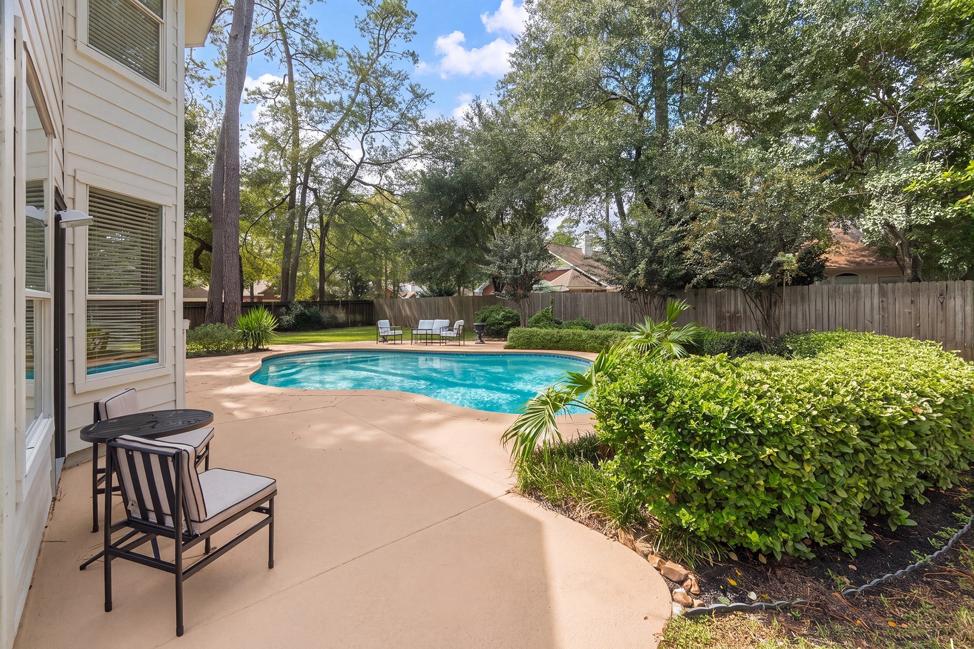 71 N Willow Point Circle, The Woodlands, TX 77382 71 N Willow Point Circle, The Woodlands, TX 77382