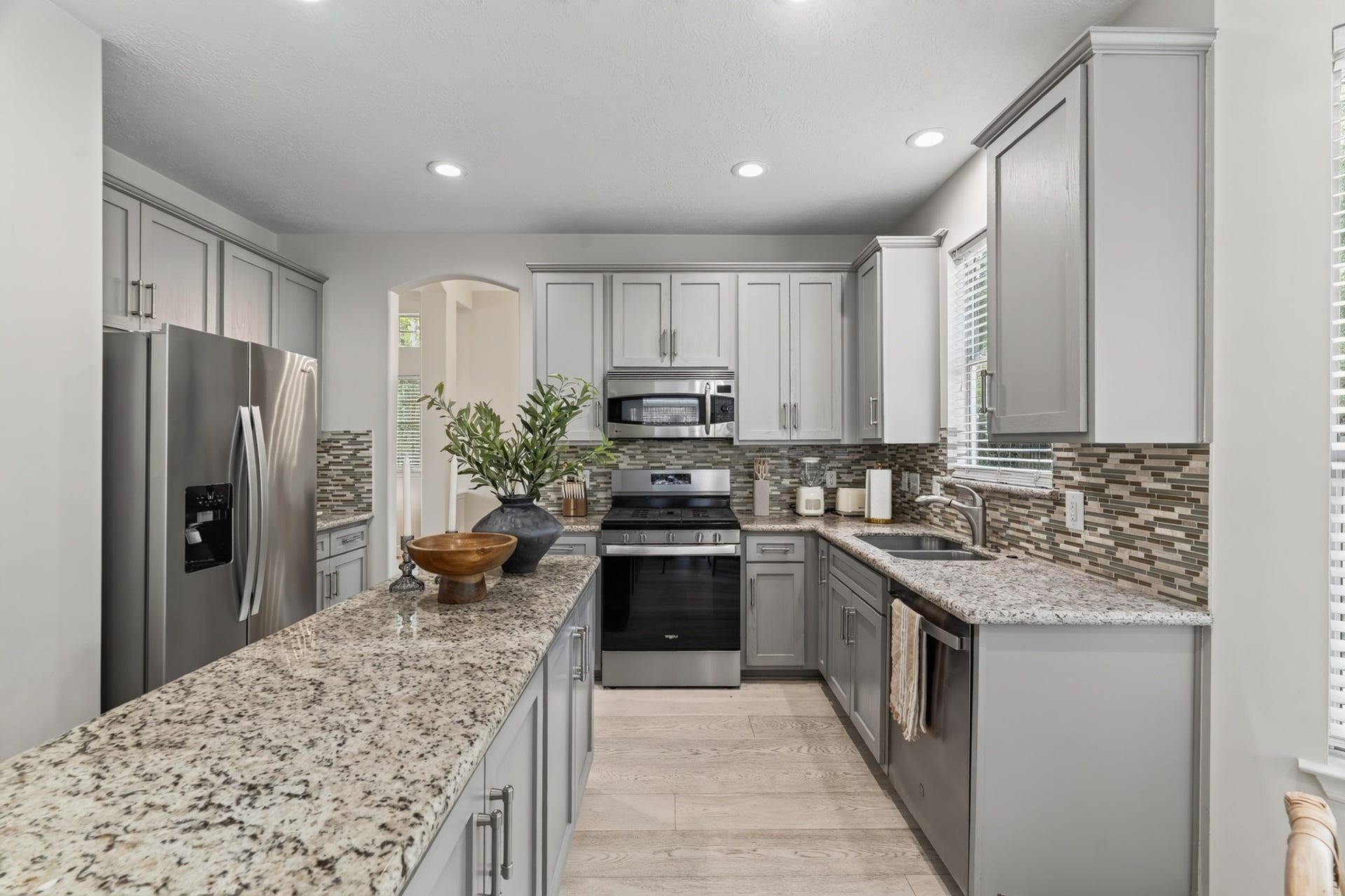 71 N Willow Point Circle, The Woodlands, TX 77382 71 N Willow Point Circle, The Woodlands, TX 77382