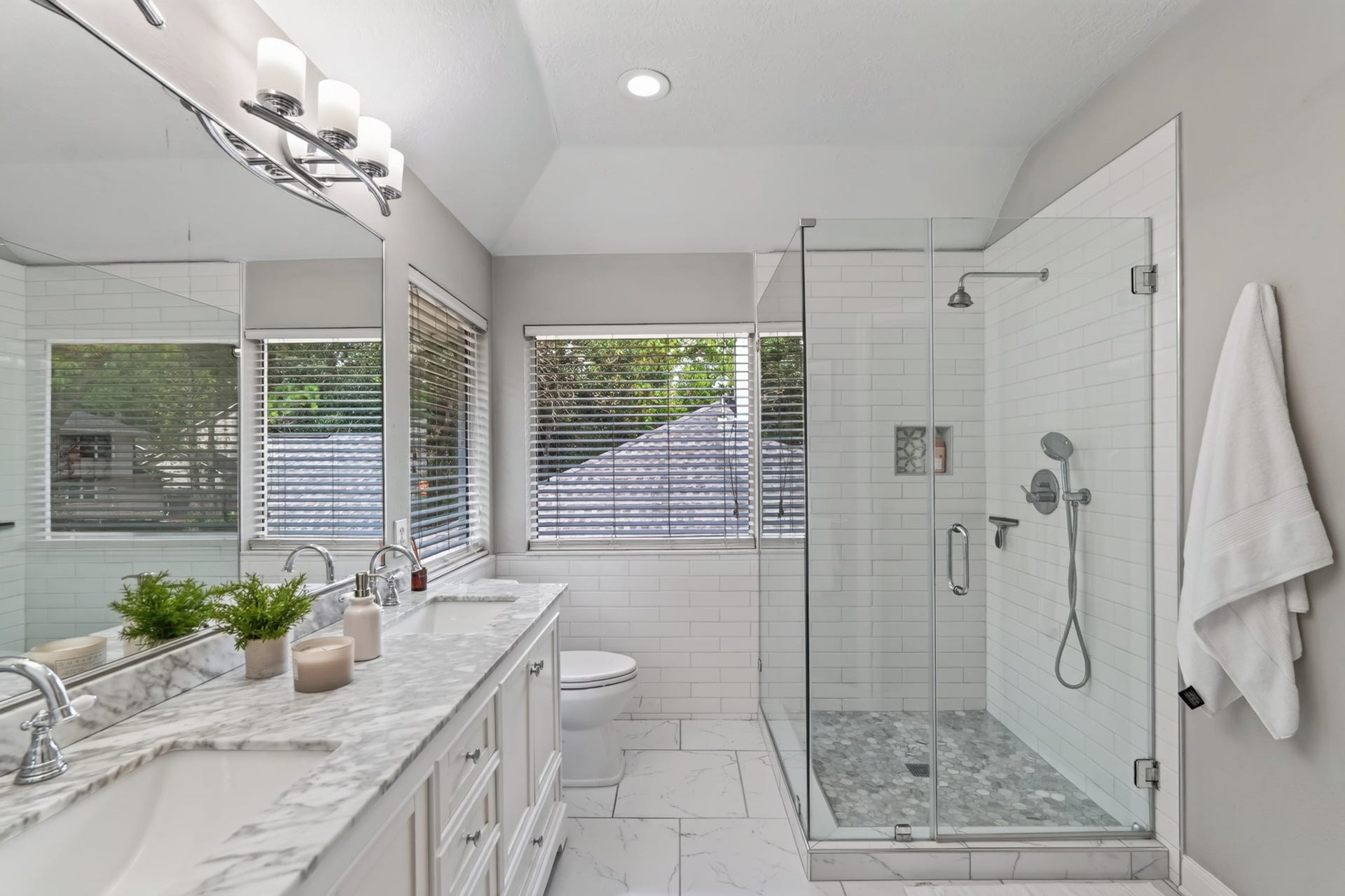 71 N Willow Point Circle, The Woodlands, TX 77382 71 N Willow Point Circle, The Woodlands, TX 77382