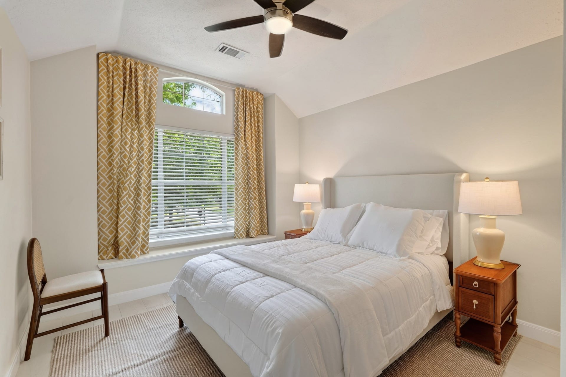 71 N Willow Point Circle, The Woodlands, TX 77382 71 N Willow Point Circle, The Woodlands, TX 77382