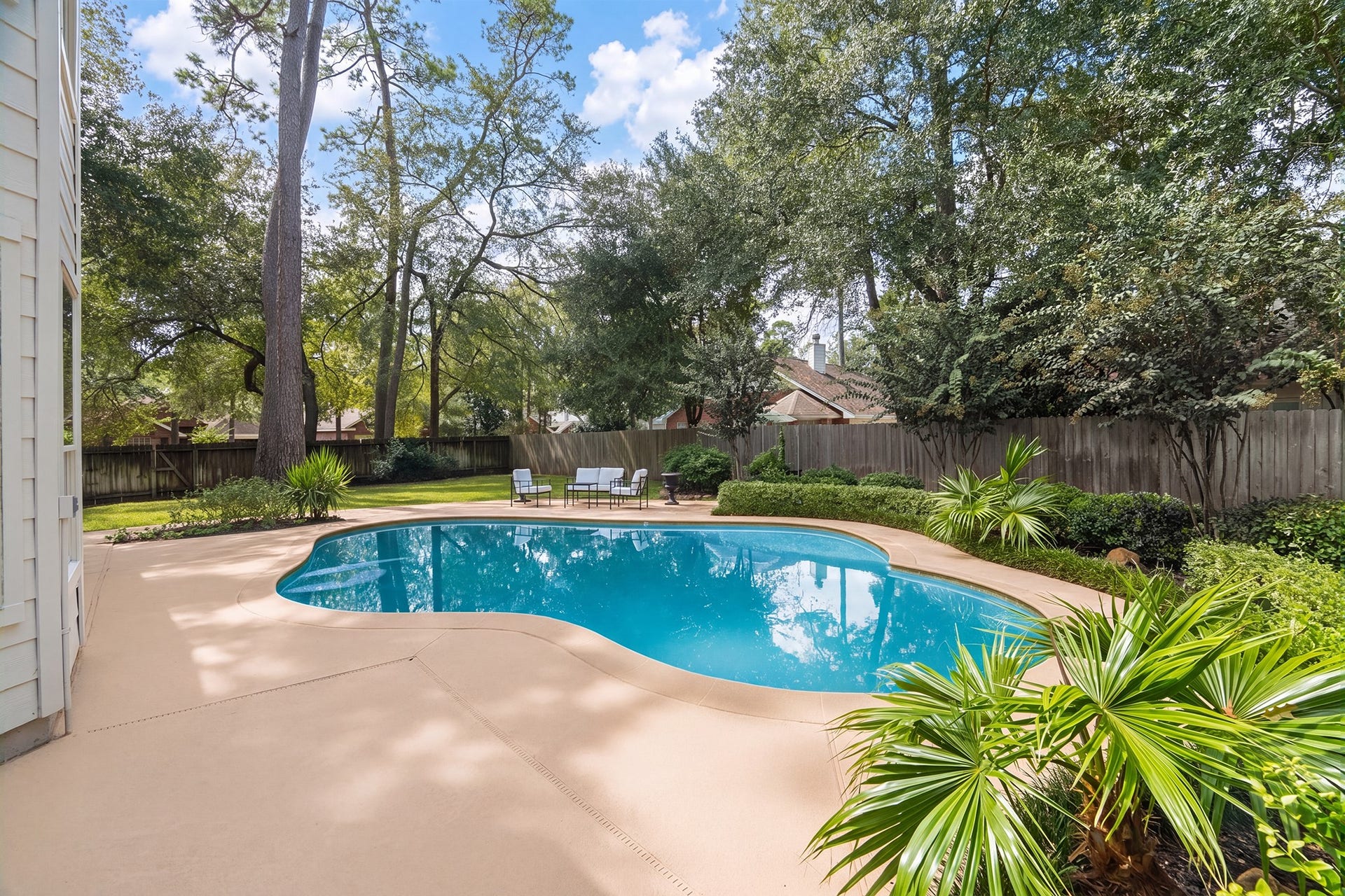 71 N Willow Point Circle, The Woodlands, TX 77382 71 N Willow Point Circle, The Woodlands, TX 77382