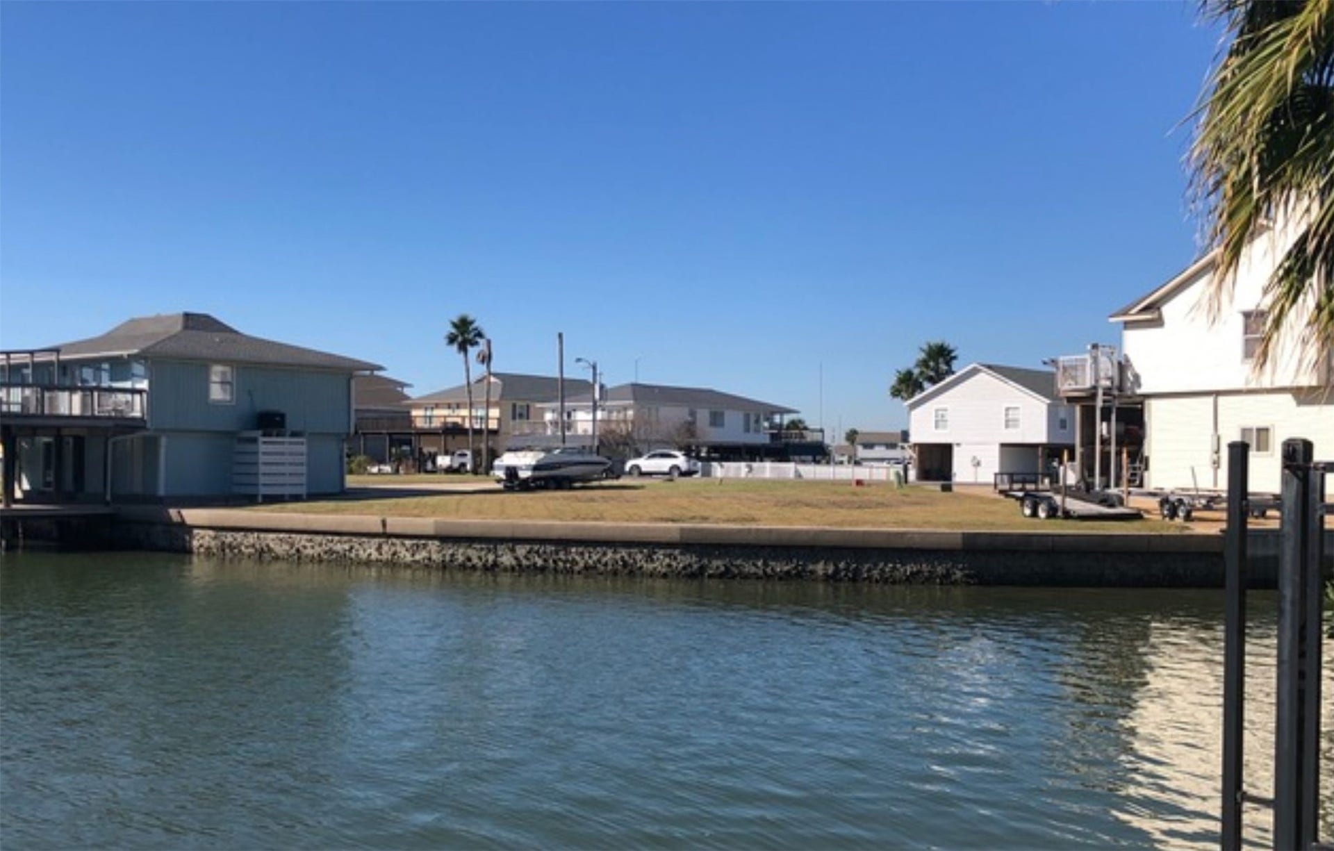 422 TAHITI Road, Tiki Island, TX 77554 422 TAHITI Road, Tiki Island, TX 77554