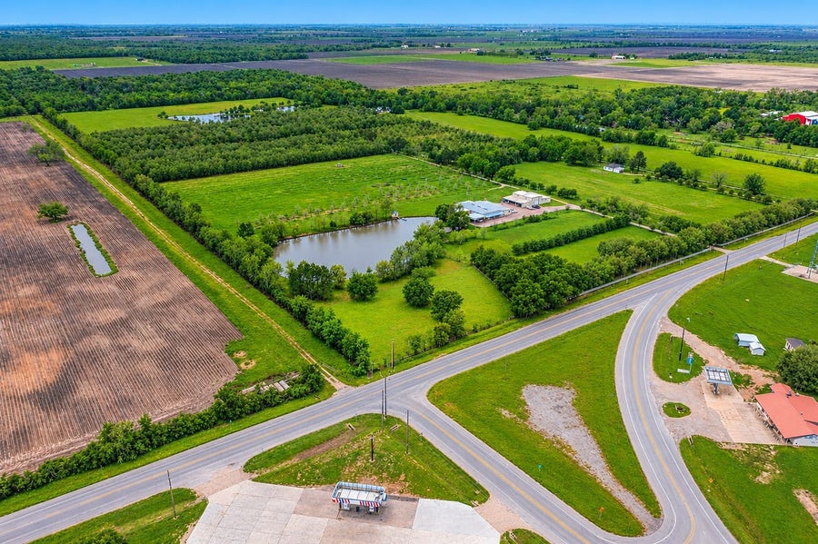 Property photo for 23019 Fm 1462 Road, Damon, TX