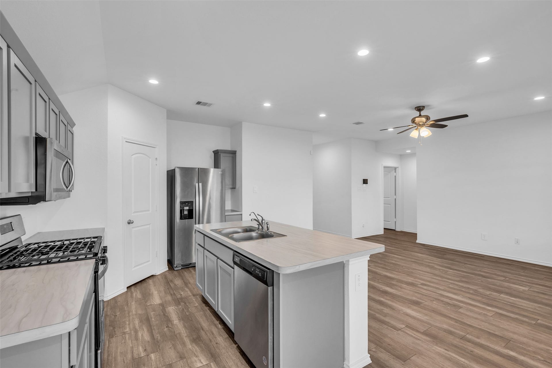 24737 Majestic Cone Lane, Magnolia, TX 77355 24737 Majestic Cone Lane, Magnolia, TX 77355