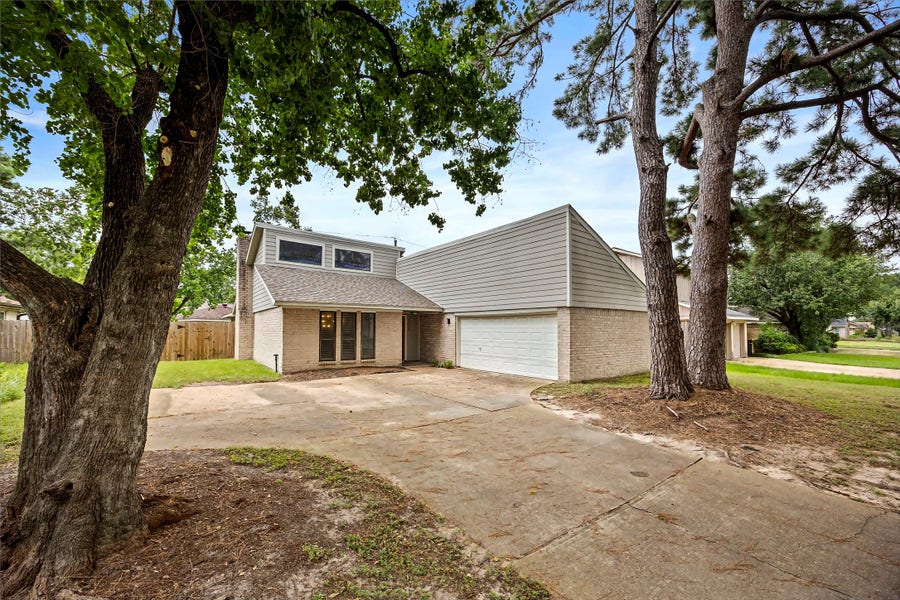 Property photo for 10010 Windriver Drive, Houston, TX