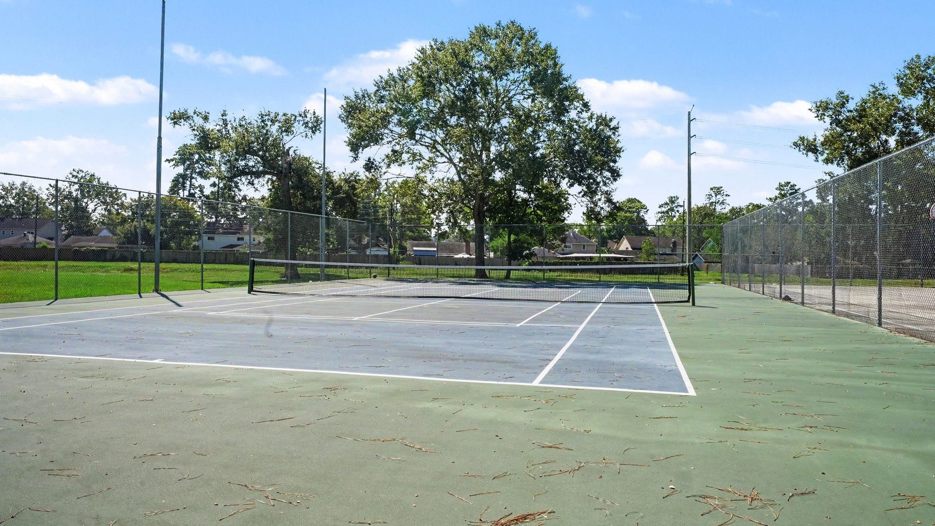 19427 Atasca Oaks Drive, Humble, TX 77346 Community Tennis Court