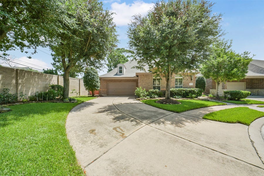 Property photo for 6518 Canyon Cliff Court, Houston, TX