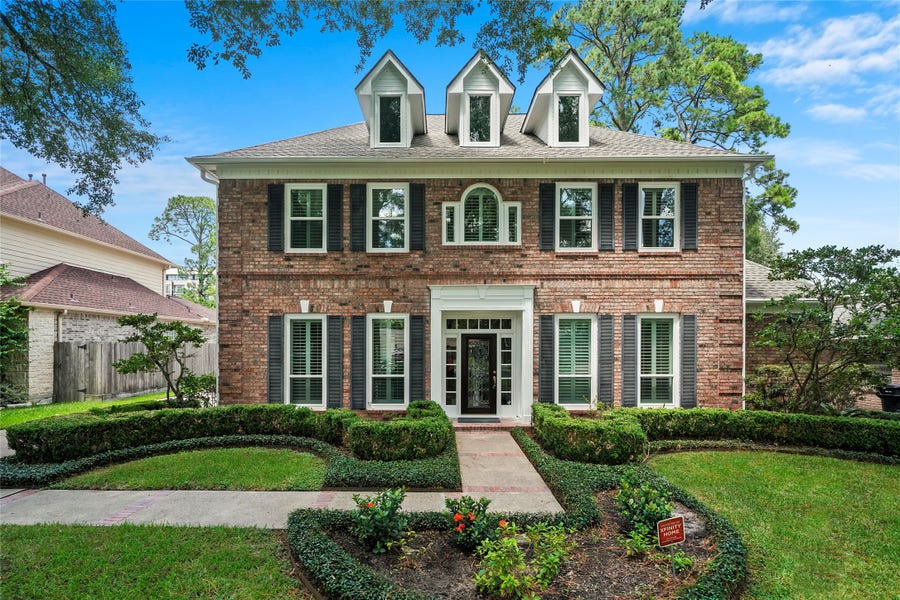 Property photo for 11918 Queensbury Lane, Houston, TX