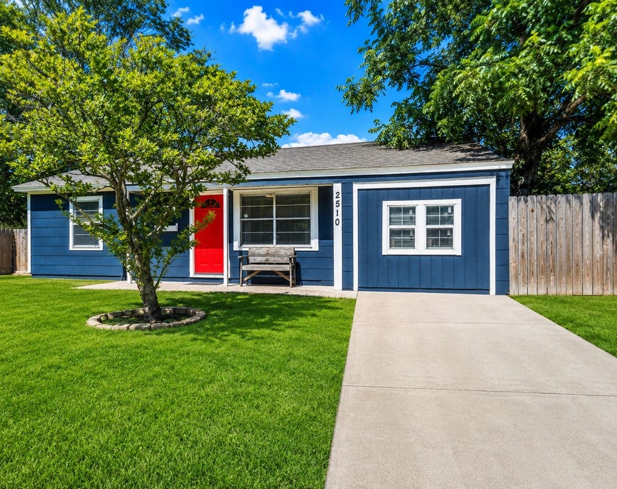 Property photo for 2510 Munger Street, Houston, TX