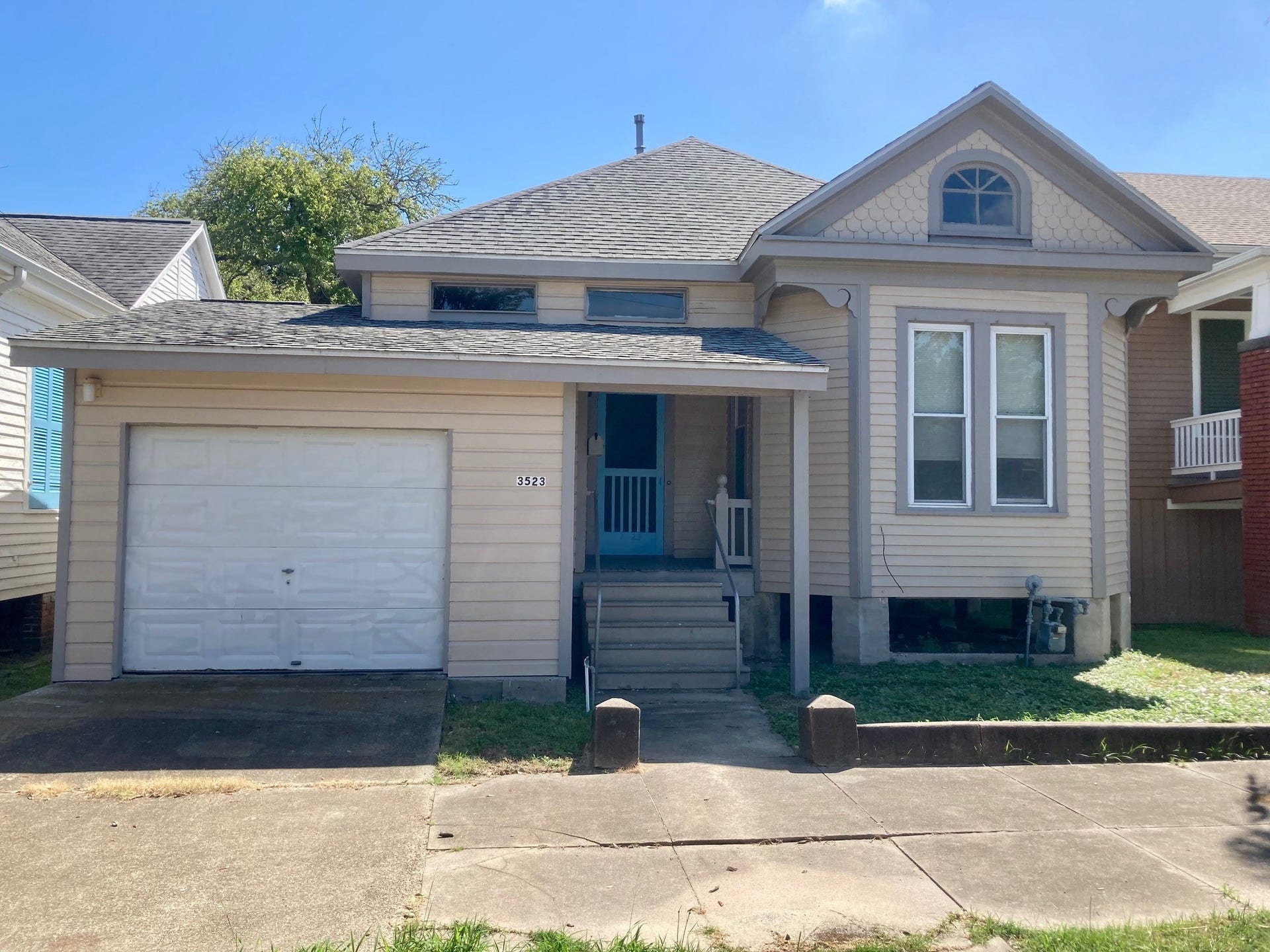 3523 Ave L, #Front, Galveston, TX 77550 3523 Ave L, #Front, Galveston, TX 77550