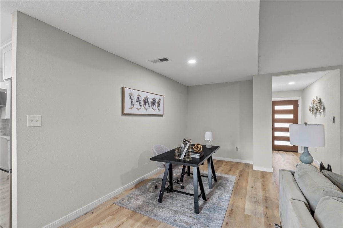 5933 Sanford Rd, Houston, TX 77096 5933 Sanford Rd, Houston, TX 77096