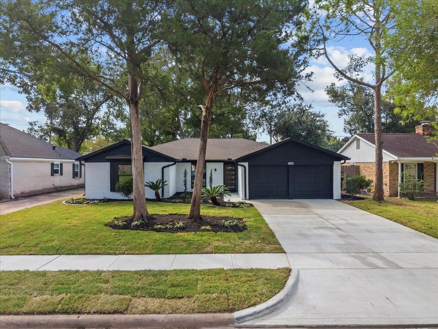 Property photo for 5933 Sanford Rd, Houston, TX