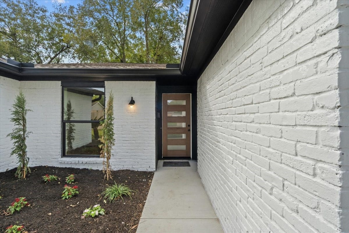 5933 Sanford Rd, Houston, TX 77096 5933 Sanford Rd, Houston, TX 77096
