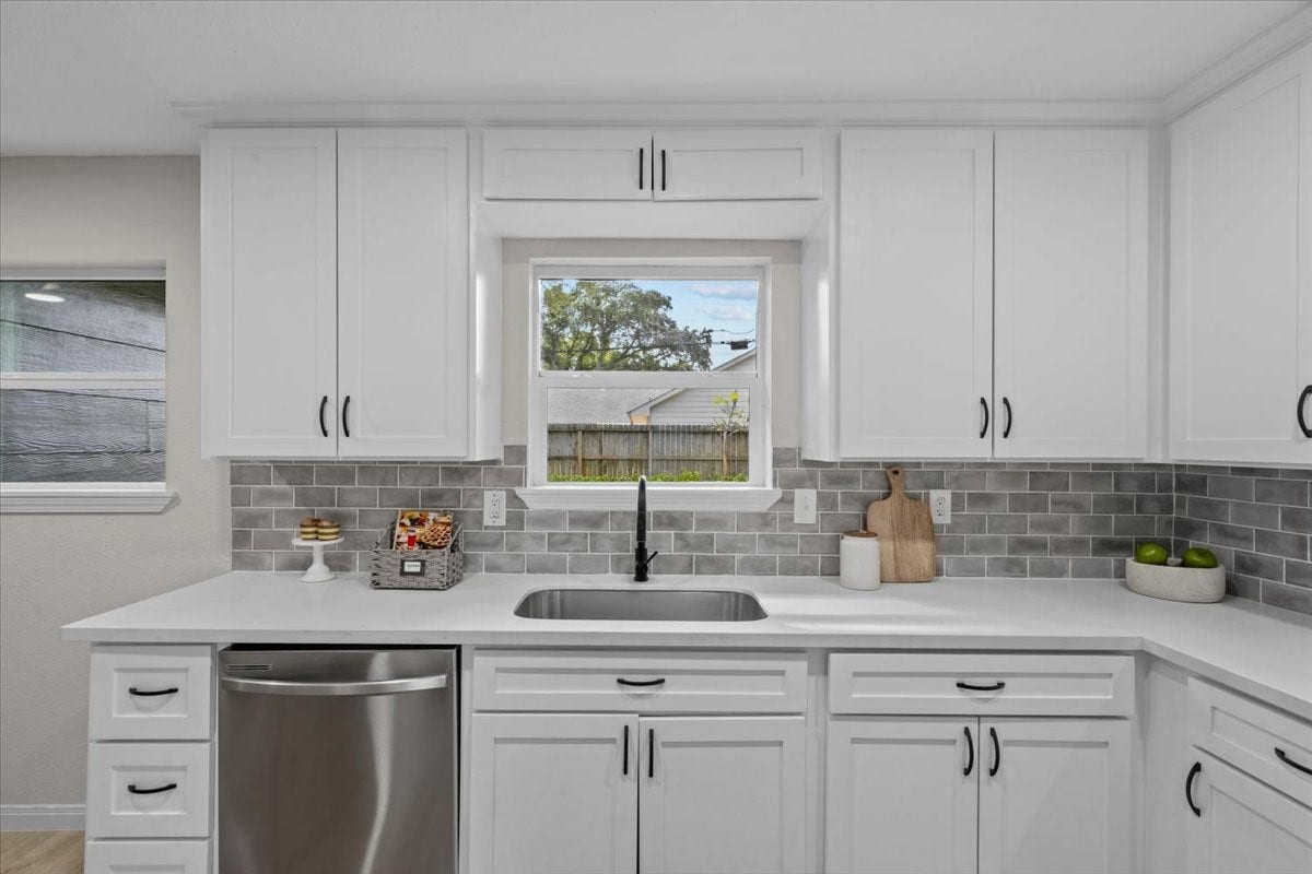 5933 Sanford Rd, Houston, TX 77096 5933 Sanford Rd, Houston, TX 77096
