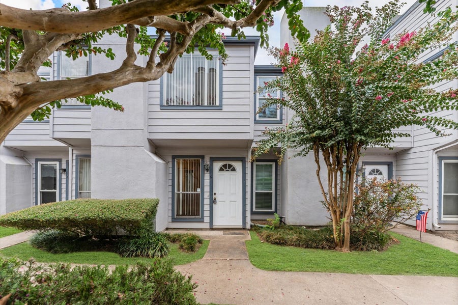 Property photo for 5917 Fairdale Lane, #6, Houston, TX