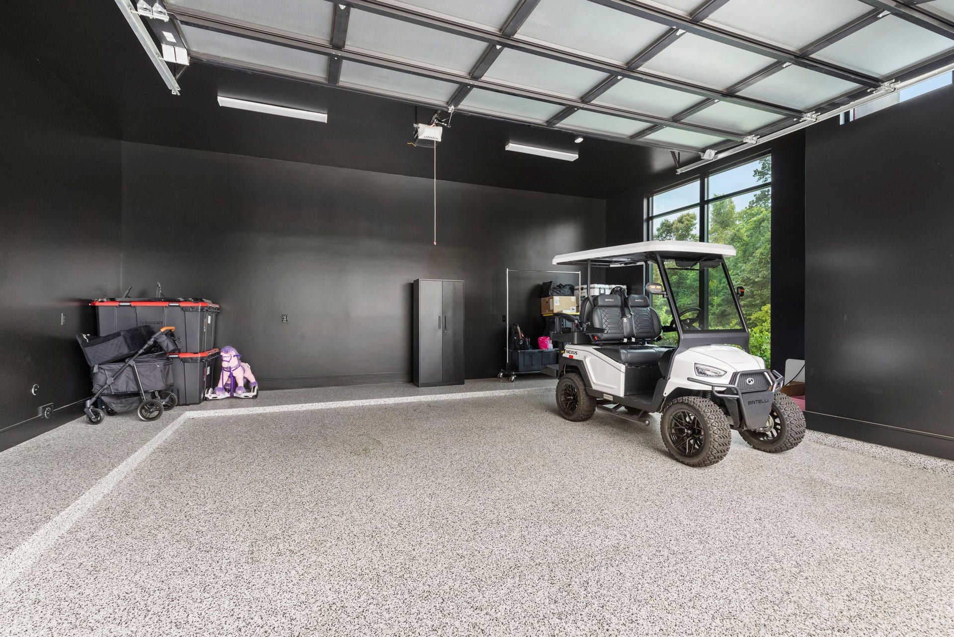 5 garage bays and space for car lift.