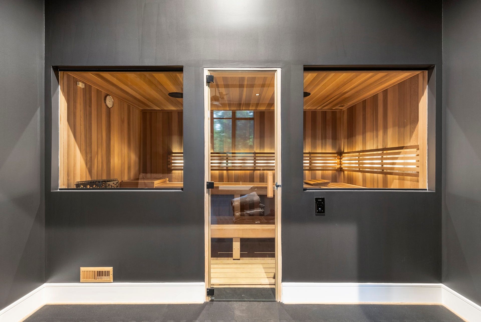 Thoughtfully designed for relaxation and rejuvenation, this inviting sauna offers a luxurious way to unwind, restore, and recharge in the comfort of home.