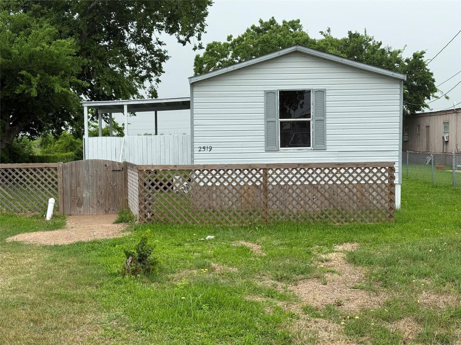Property photo for 2519 Mcdonald Road, Oyster Creek, TX