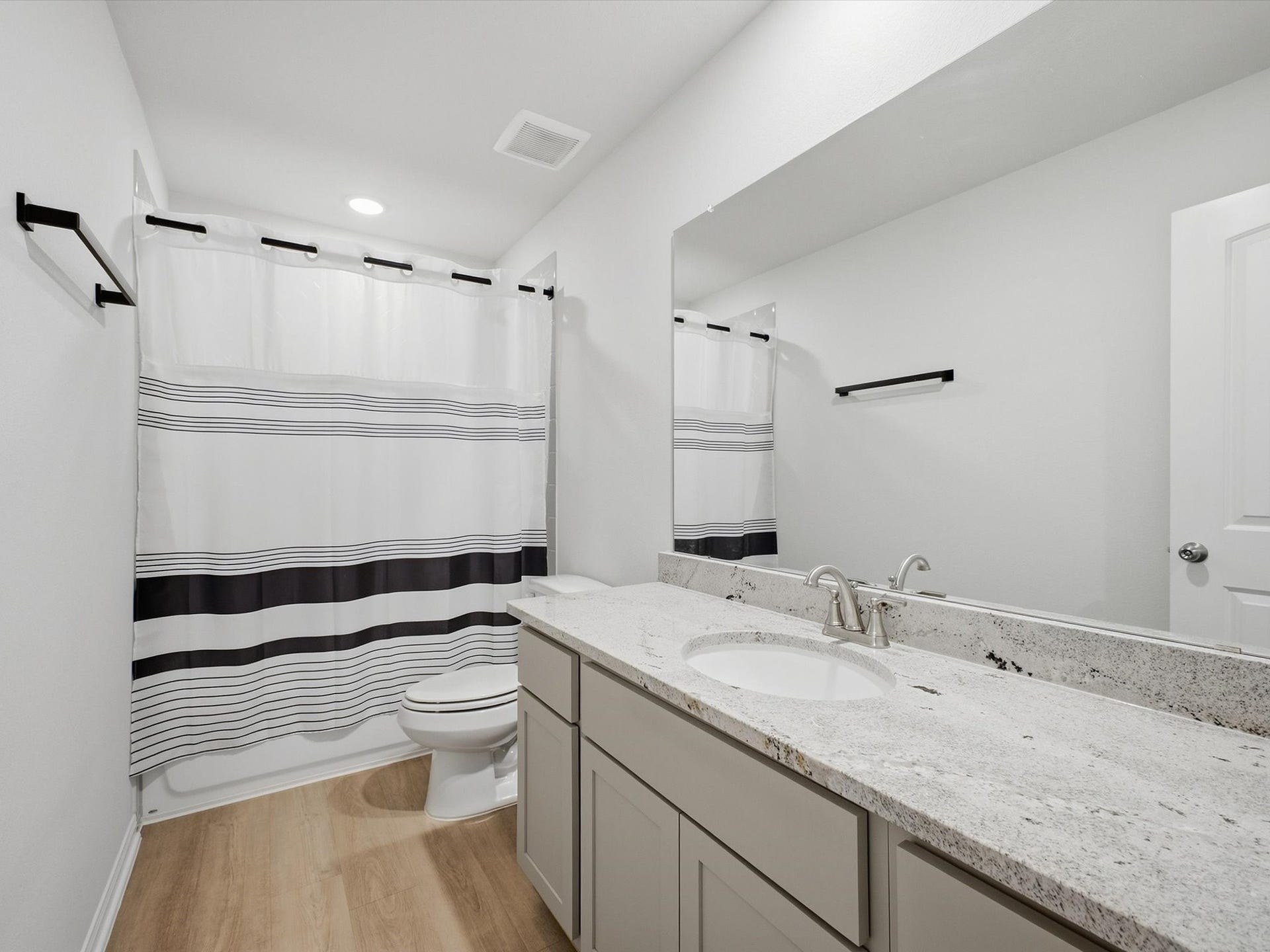 1563 Road 66114, Dayton, TX 77535 1563 Road 66114, Dayton, TX 77535