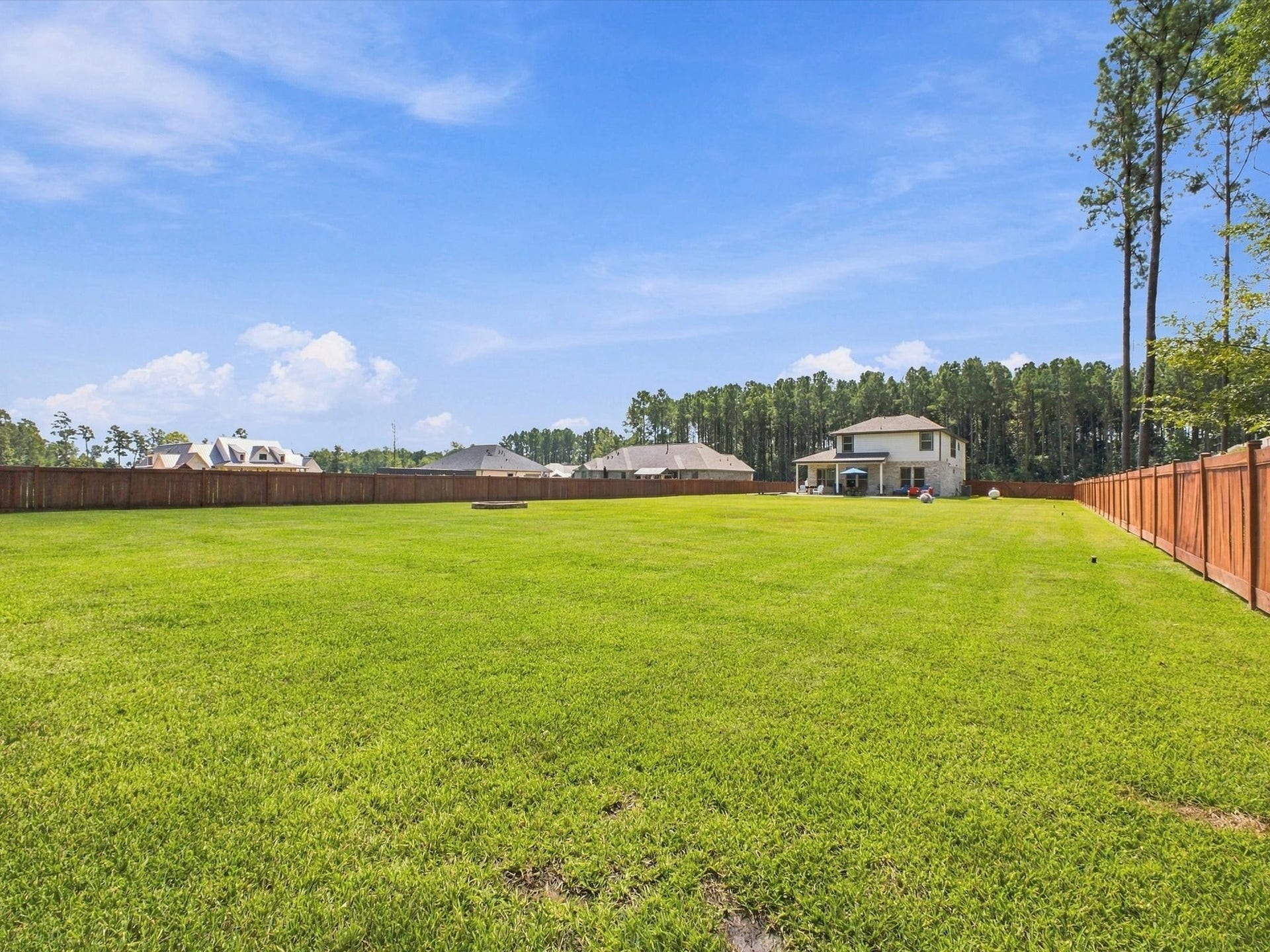 1563 Road 66114, Dayton, TX 77535 1563 Road 66114, Dayton, TX 77535