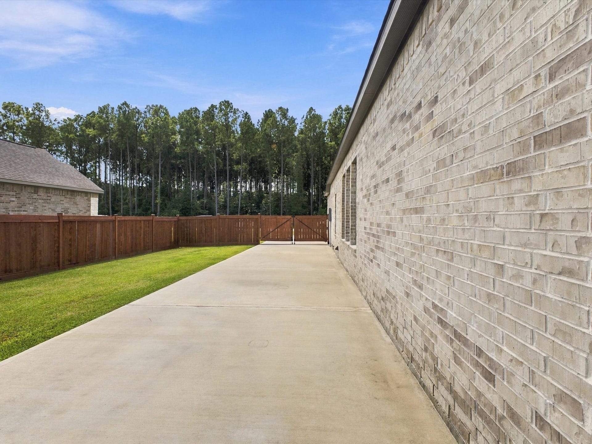 1563 Road 66114, Dayton, TX 77535 1563 Road 66114, Dayton, TX 77535