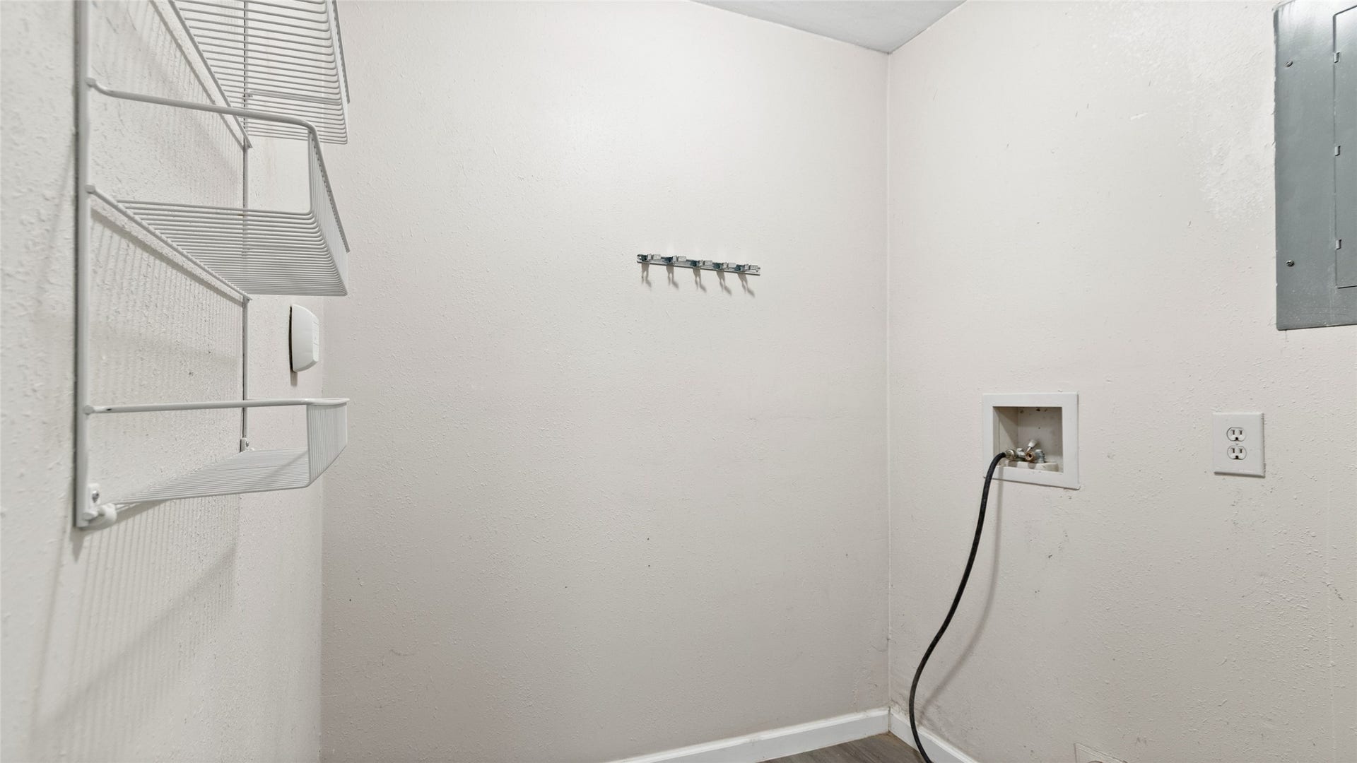12335 2nd Street, Santa Fe, TX 77510 Laundry room in converted garage apartment
