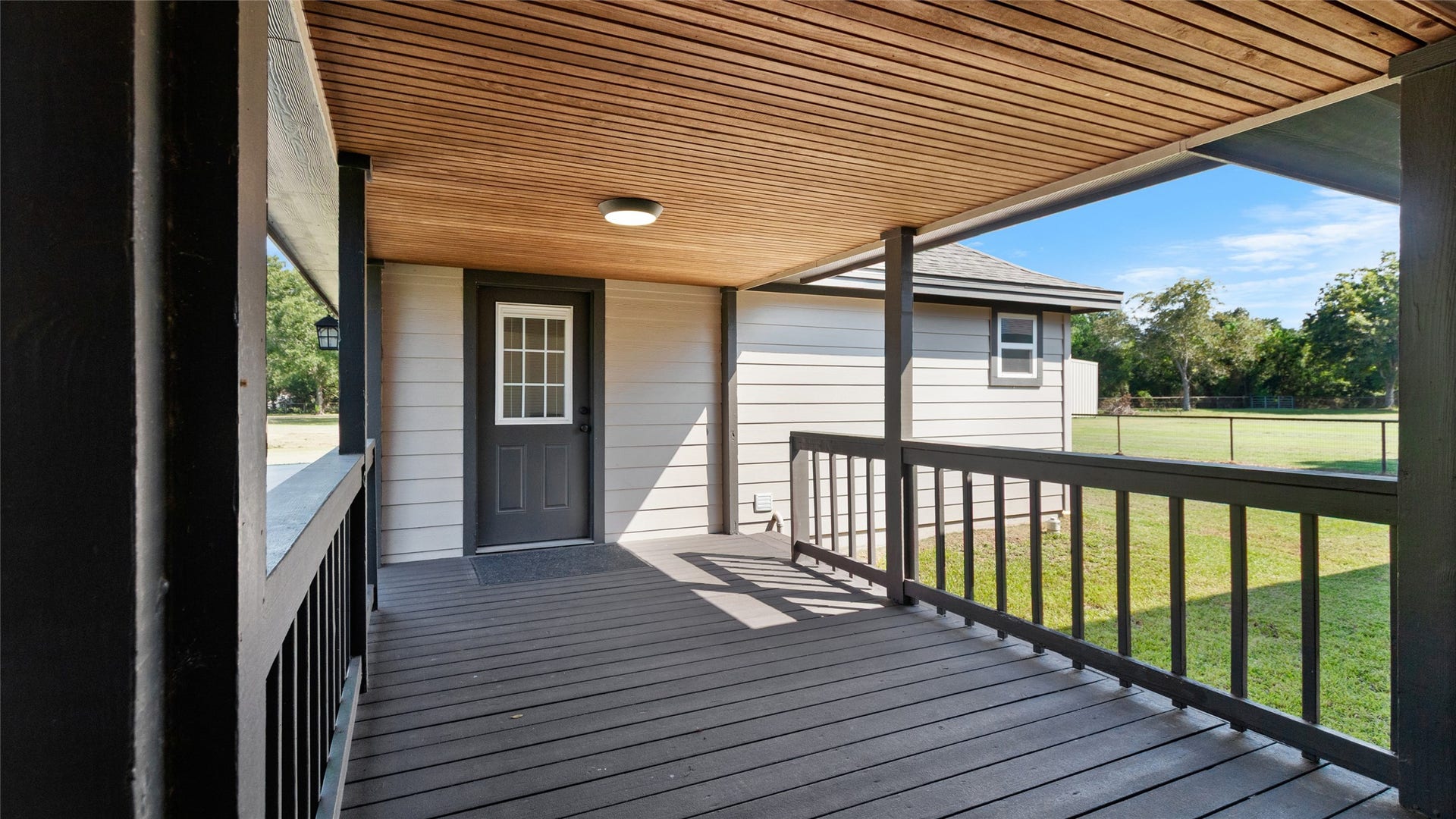 12335 2nd Street, Santa Fe, TX 77510 Covered deck to converted garage apartment