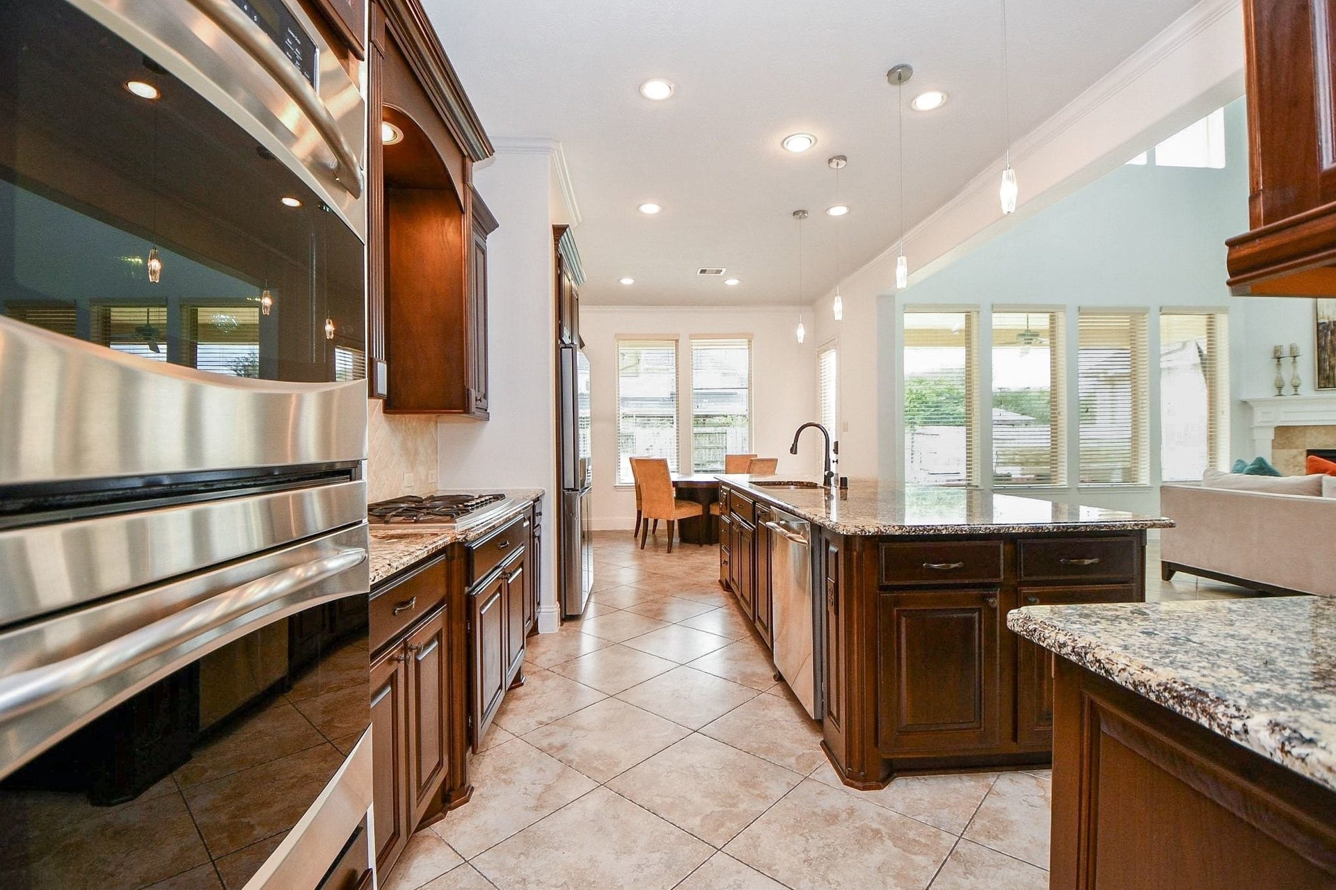 26727 Cedardale Pines Drive, Katy, TX 77494 Double ovens (convection), 5 gas burner cooktop.