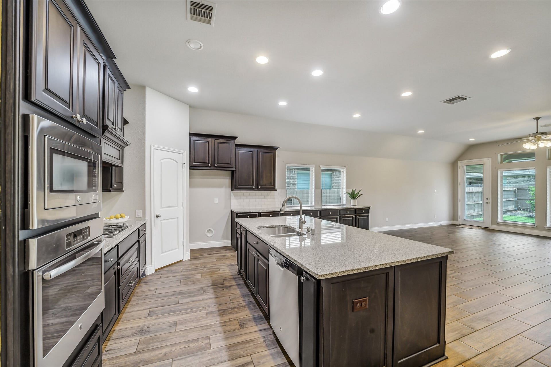 16818 Headwaters Forest Drive, Humble, TX 77346 16818 Headwaters Forest Drive, Humble, TX 77346