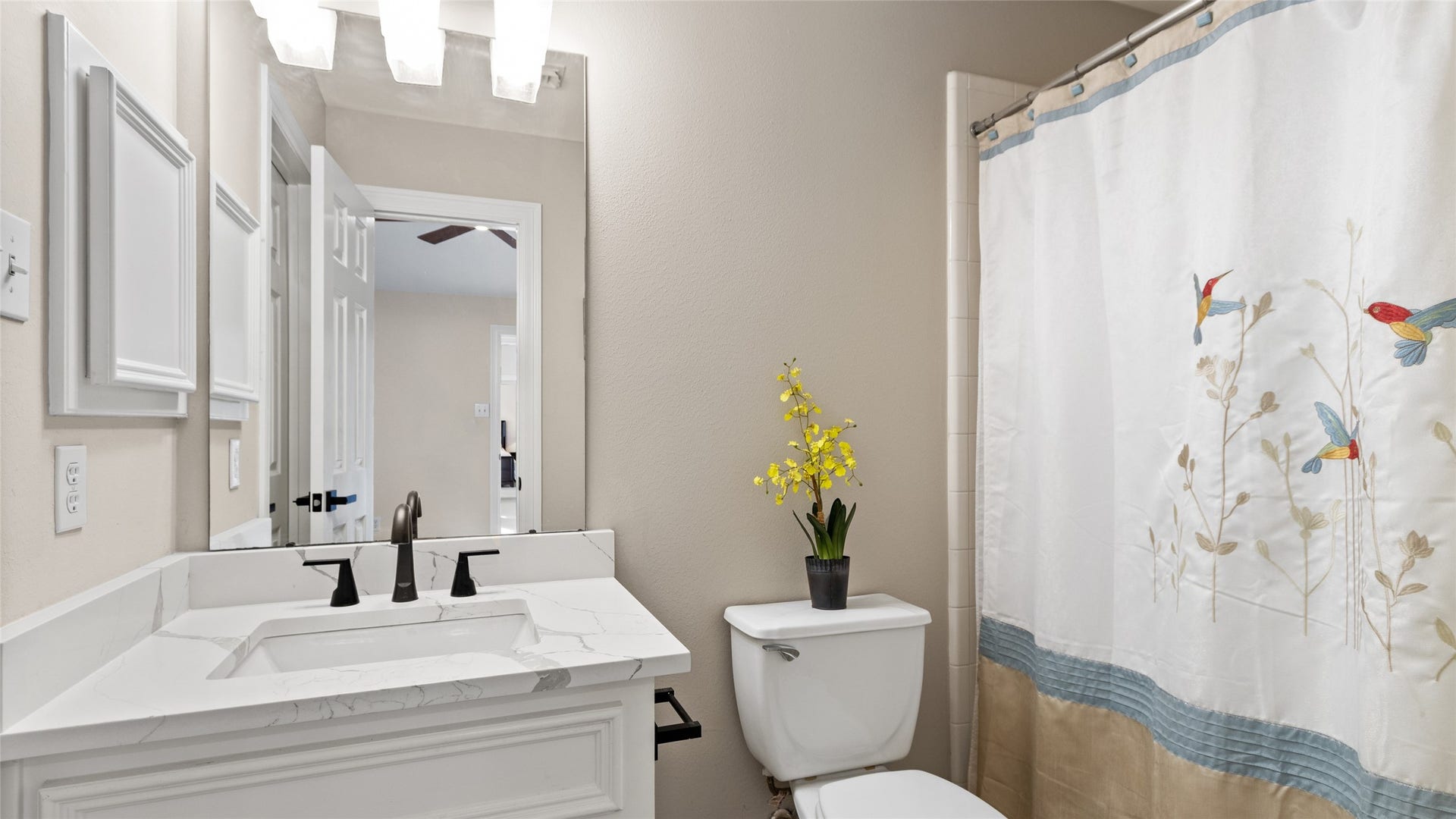 1170 Rustling Wind Lane, League City, TX 77573 Ensuite bathroom