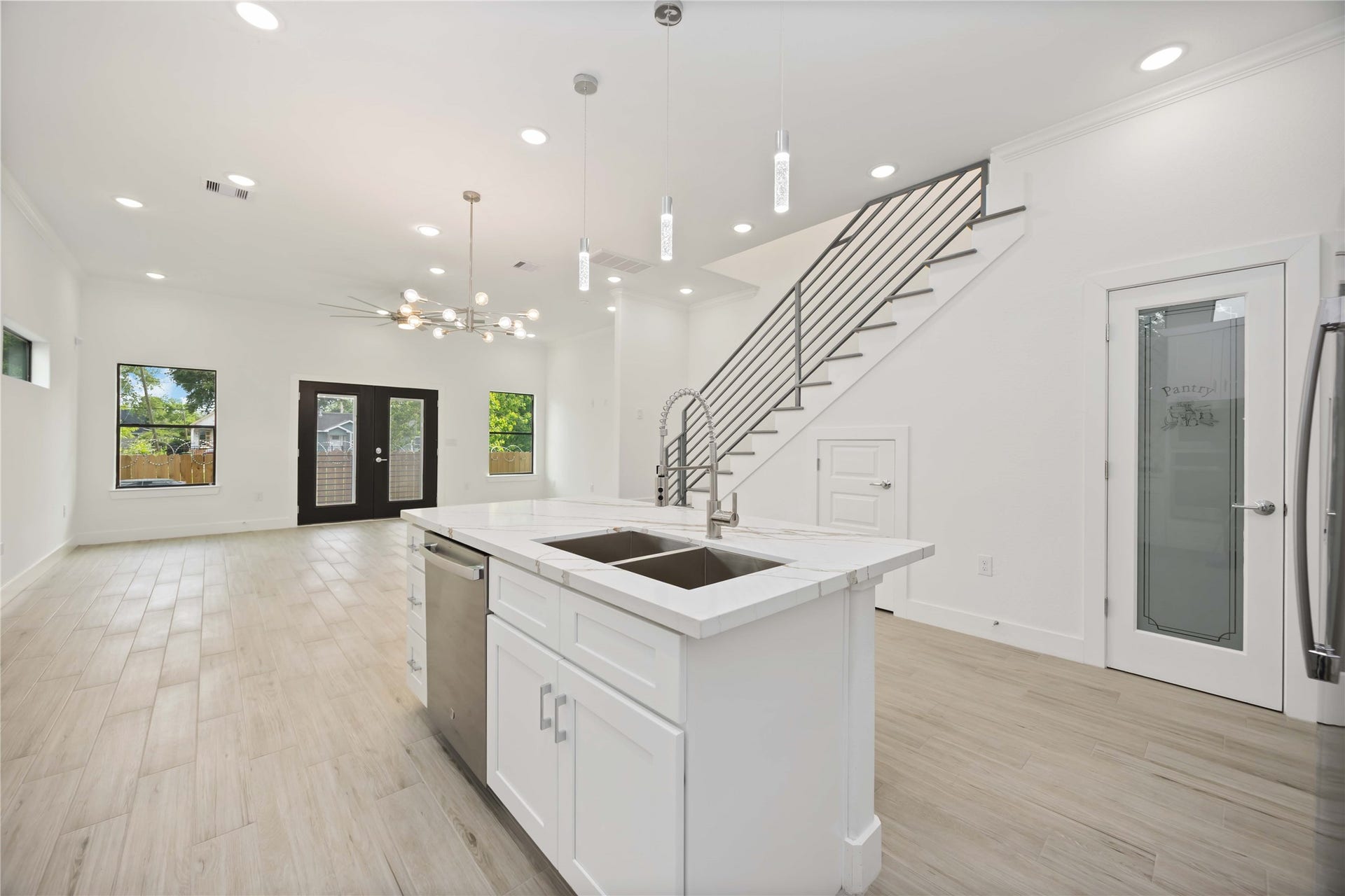 3022 Retta Street, Houston, TX 77026 3022 Retta Street, Houston, TX 77026